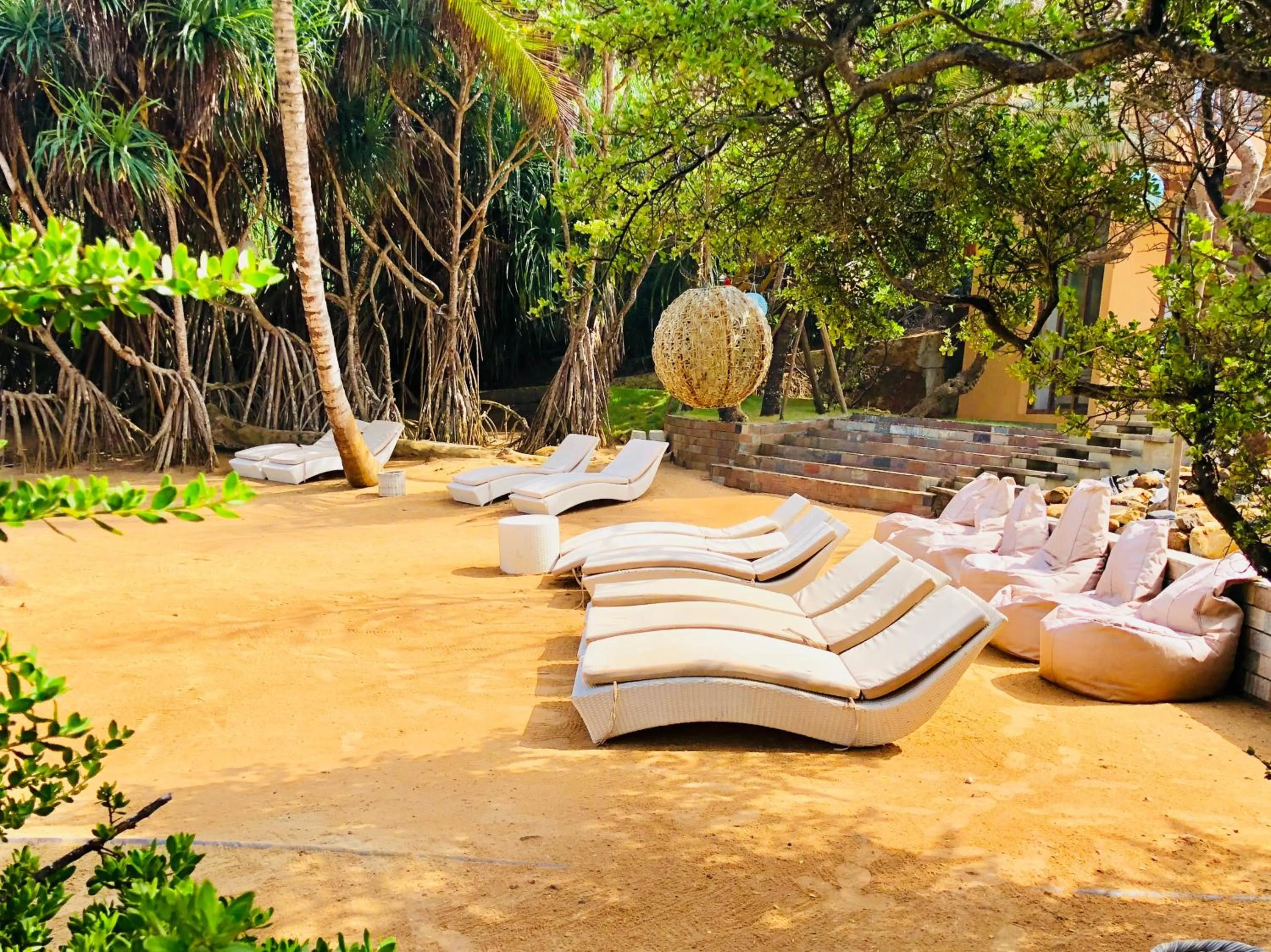 Beach in Thaproban Pavilion Resort and Spa