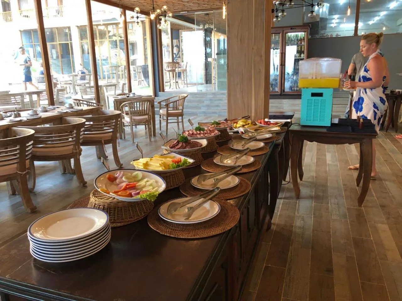 Buffet breakfast in Thaproban Pavilion Resort and Spa