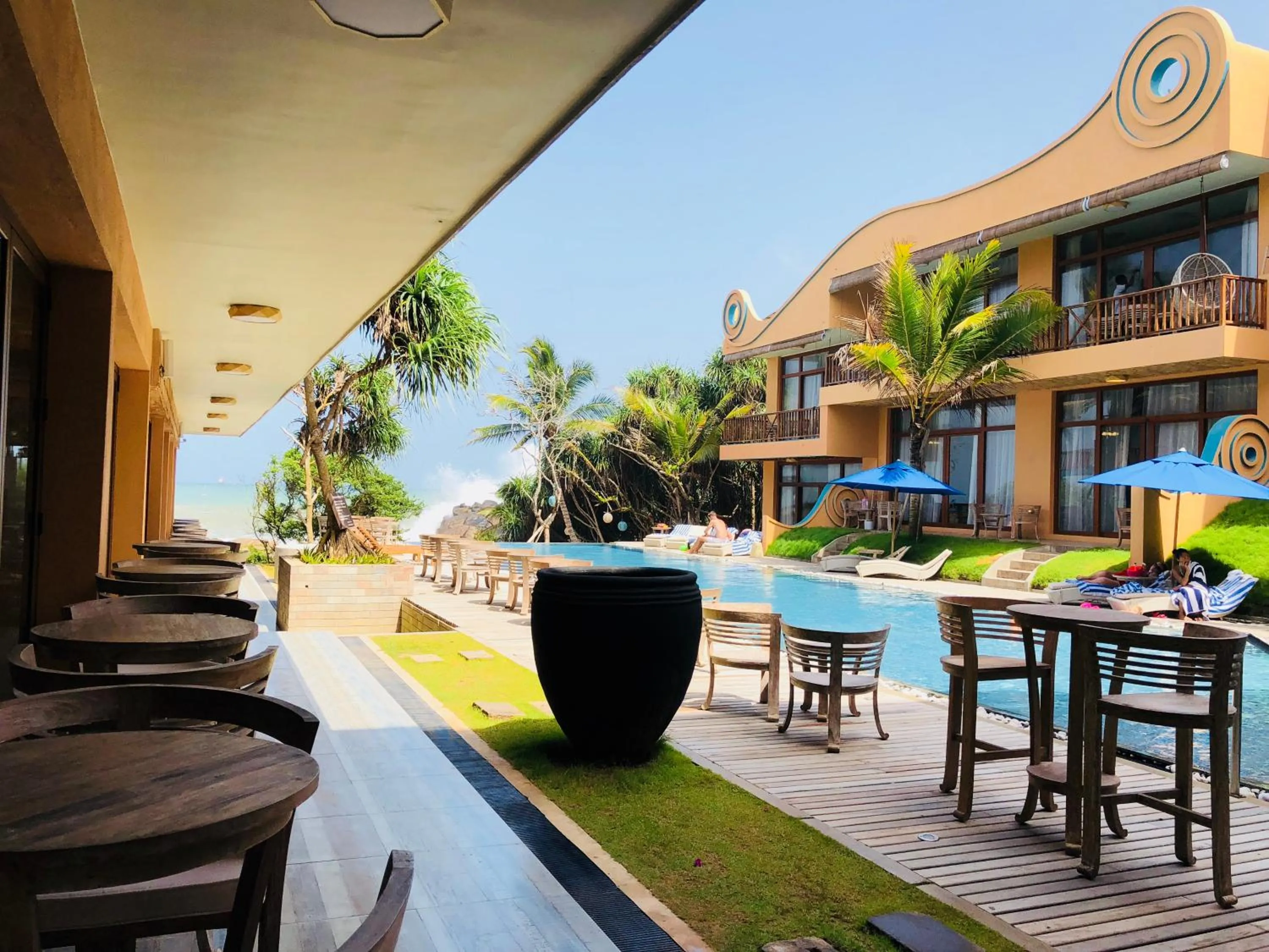 Patio in Thaproban Pavilion Resort and Spa