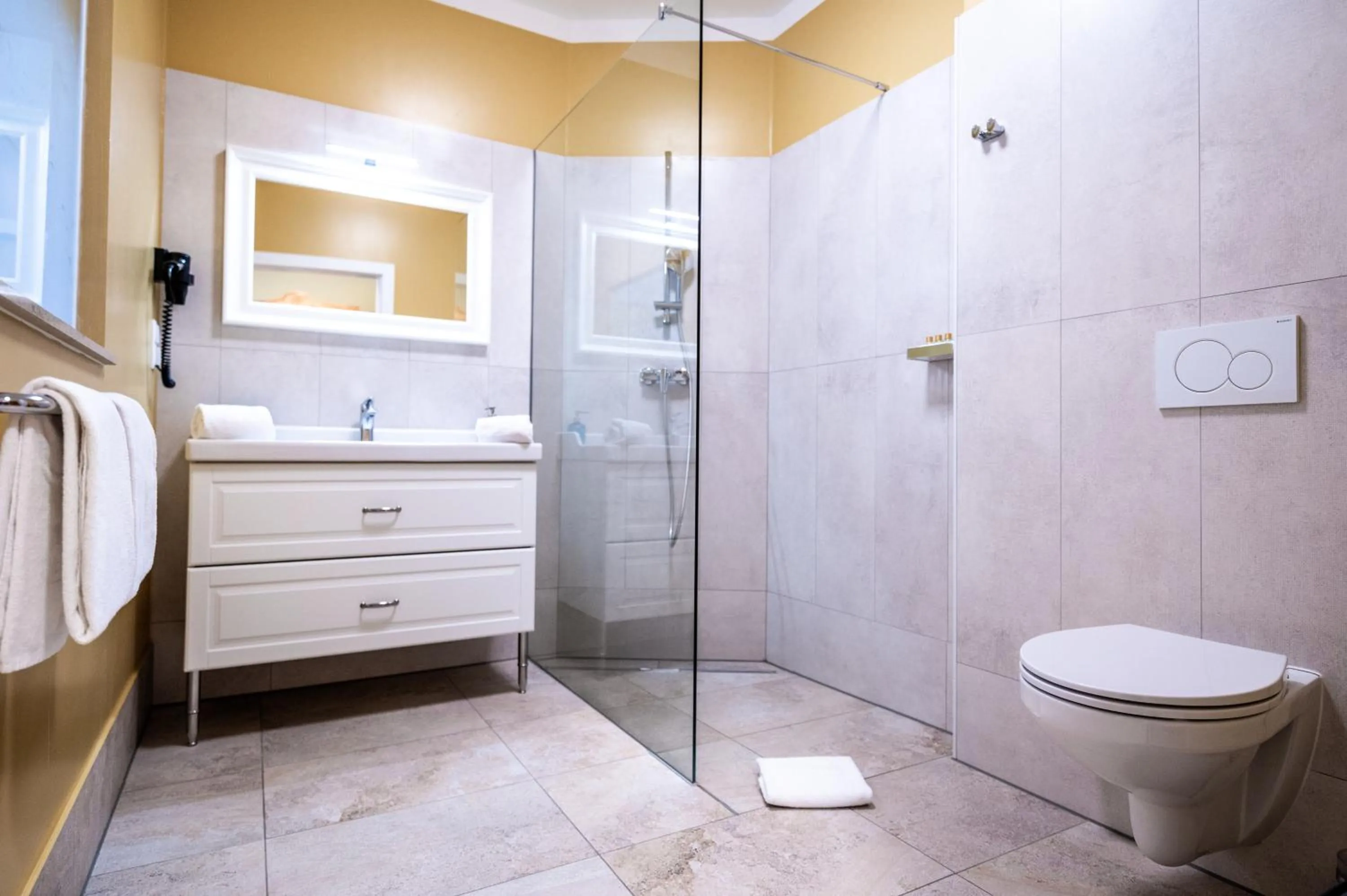 Superior Double Room - single occupancy in VULKAN Residenz Hotel I Self Check-in