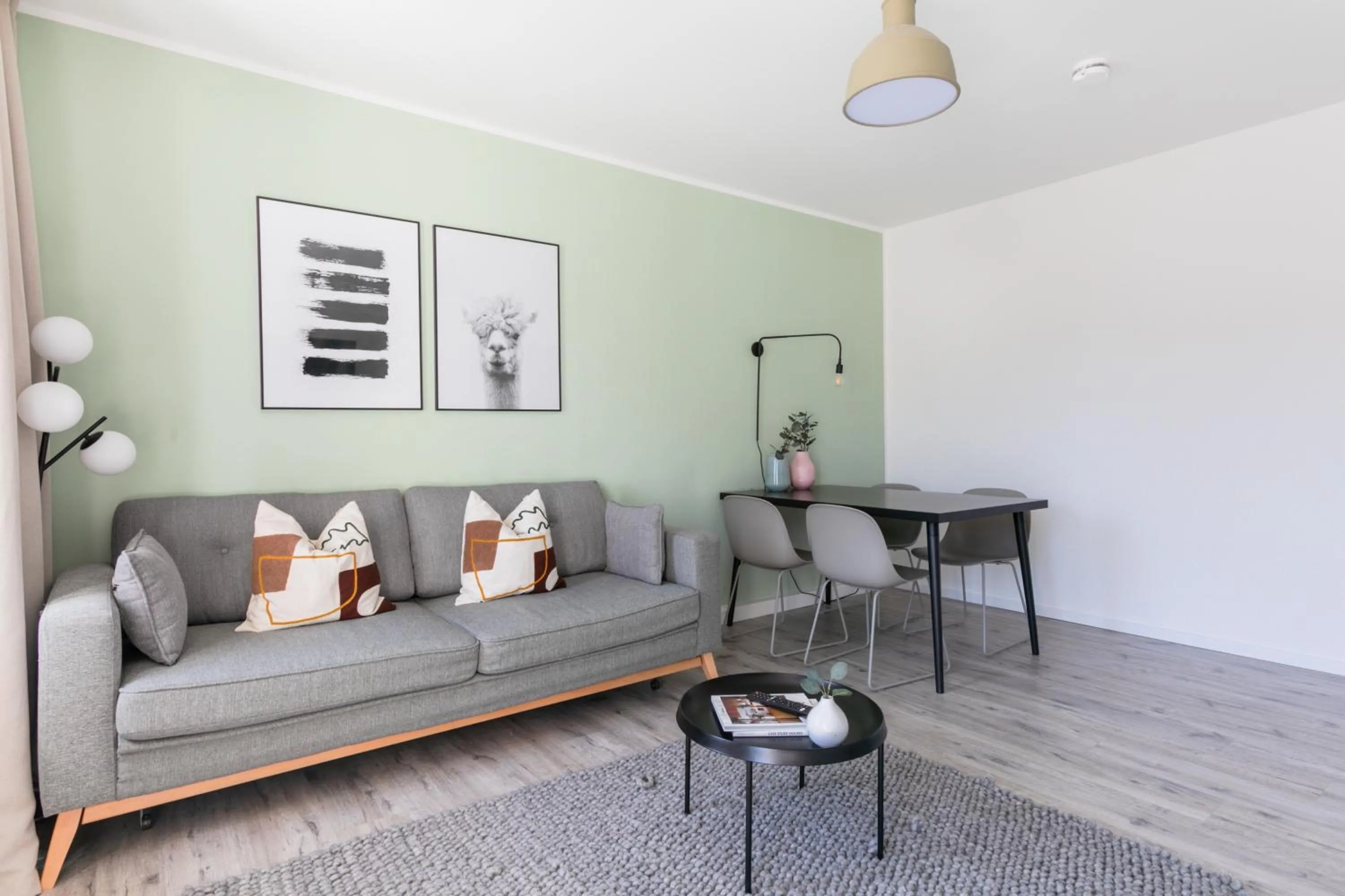 Living room in Limehome Chemnitz Hartmannstraße