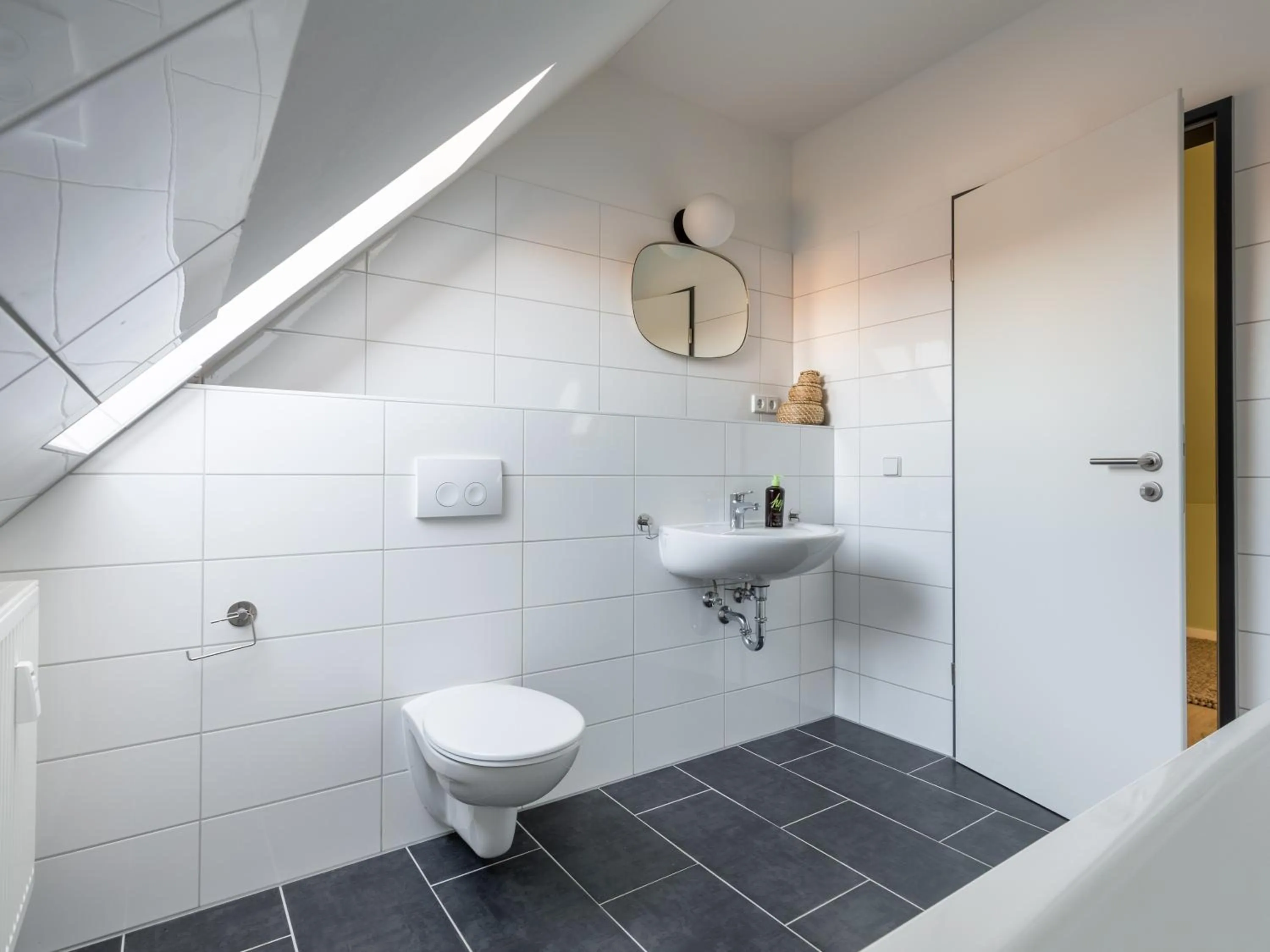 Bathroom in Limehome Chemnitz Hartmannstraße