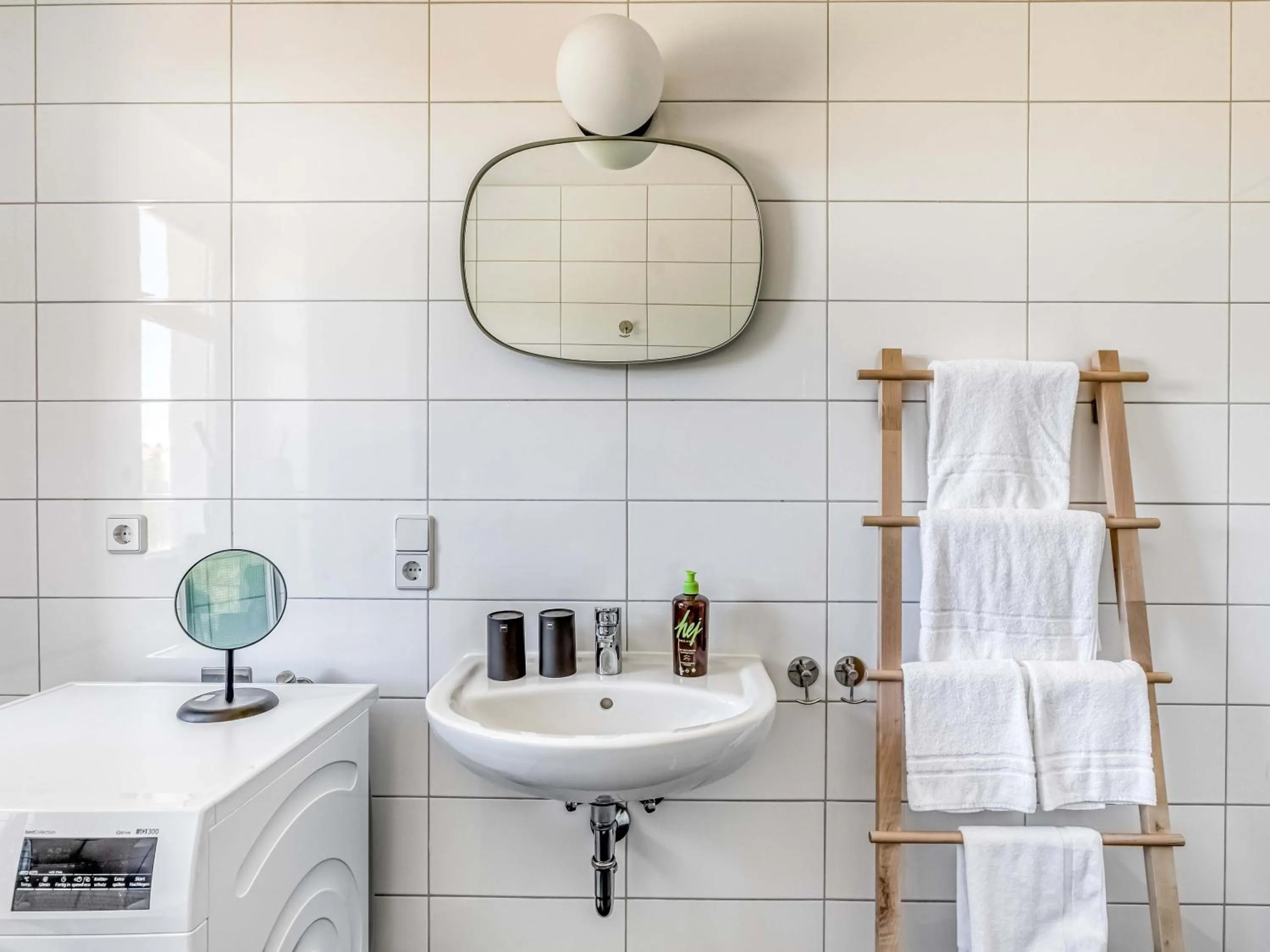 Bathroom in Limehome Chemnitz Hartmannstraße