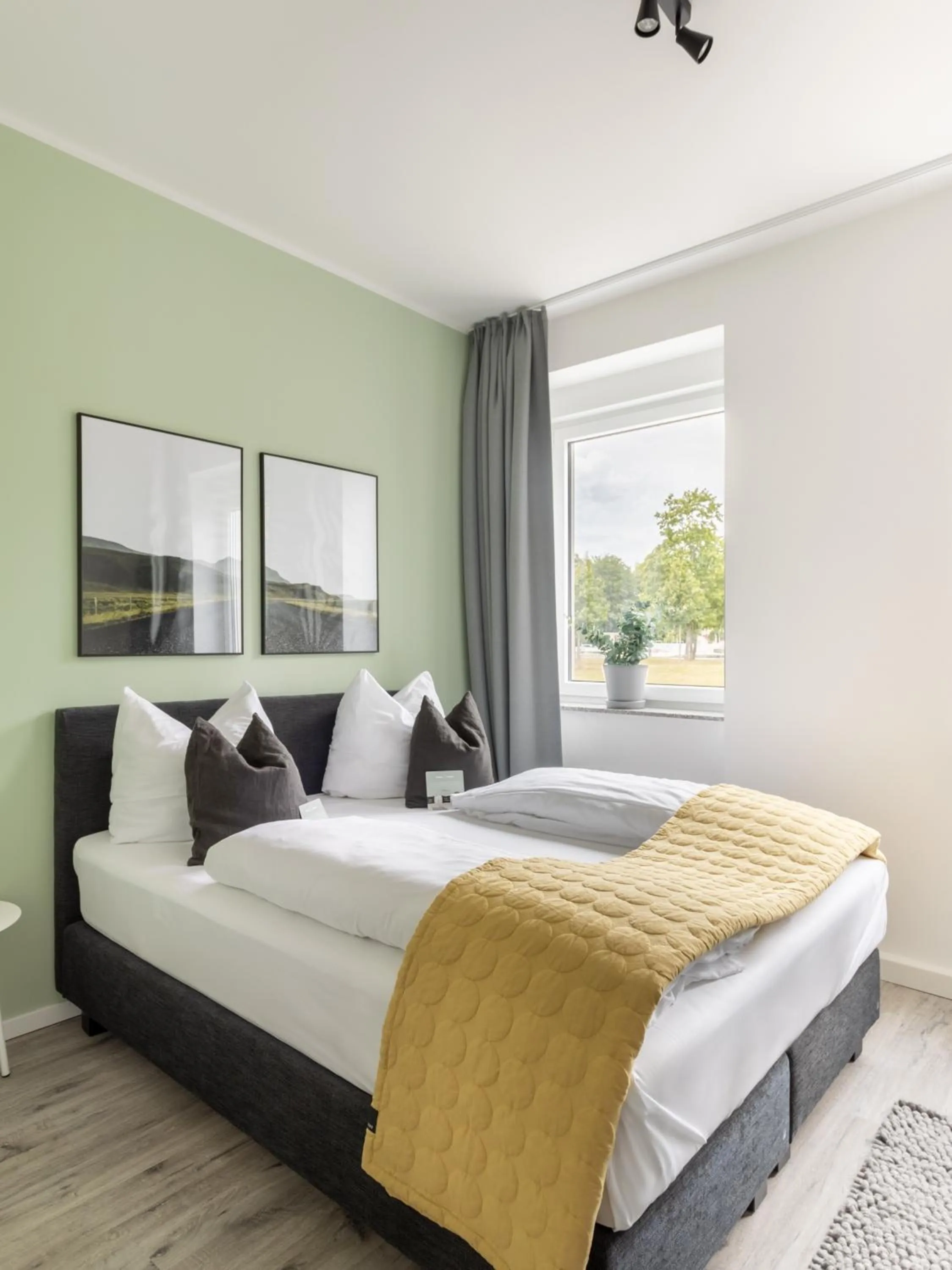 Bed in Limehome Chemnitz Hartmannstraße