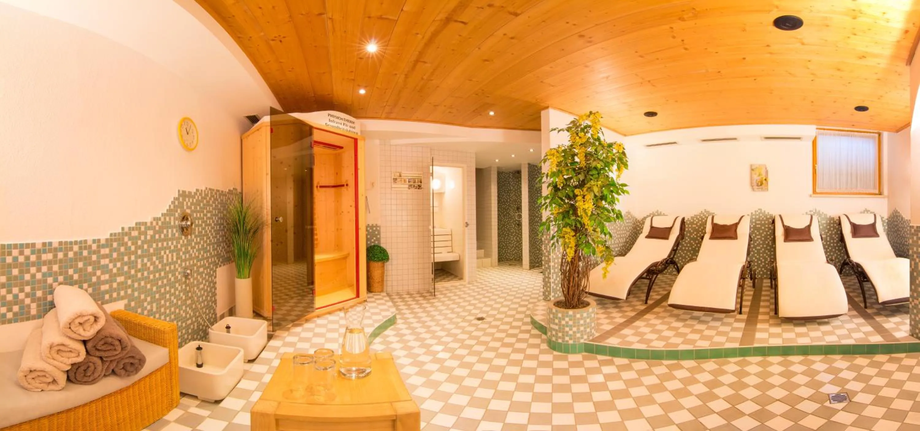 Sauna, Bed in Hotel Christoph