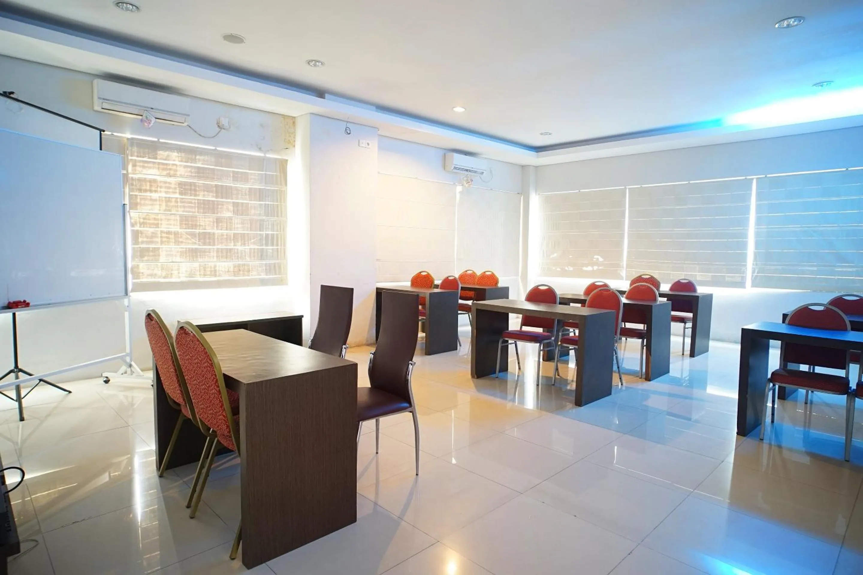 Meeting/conference room in OYO 1477 Athar 88 Hotel