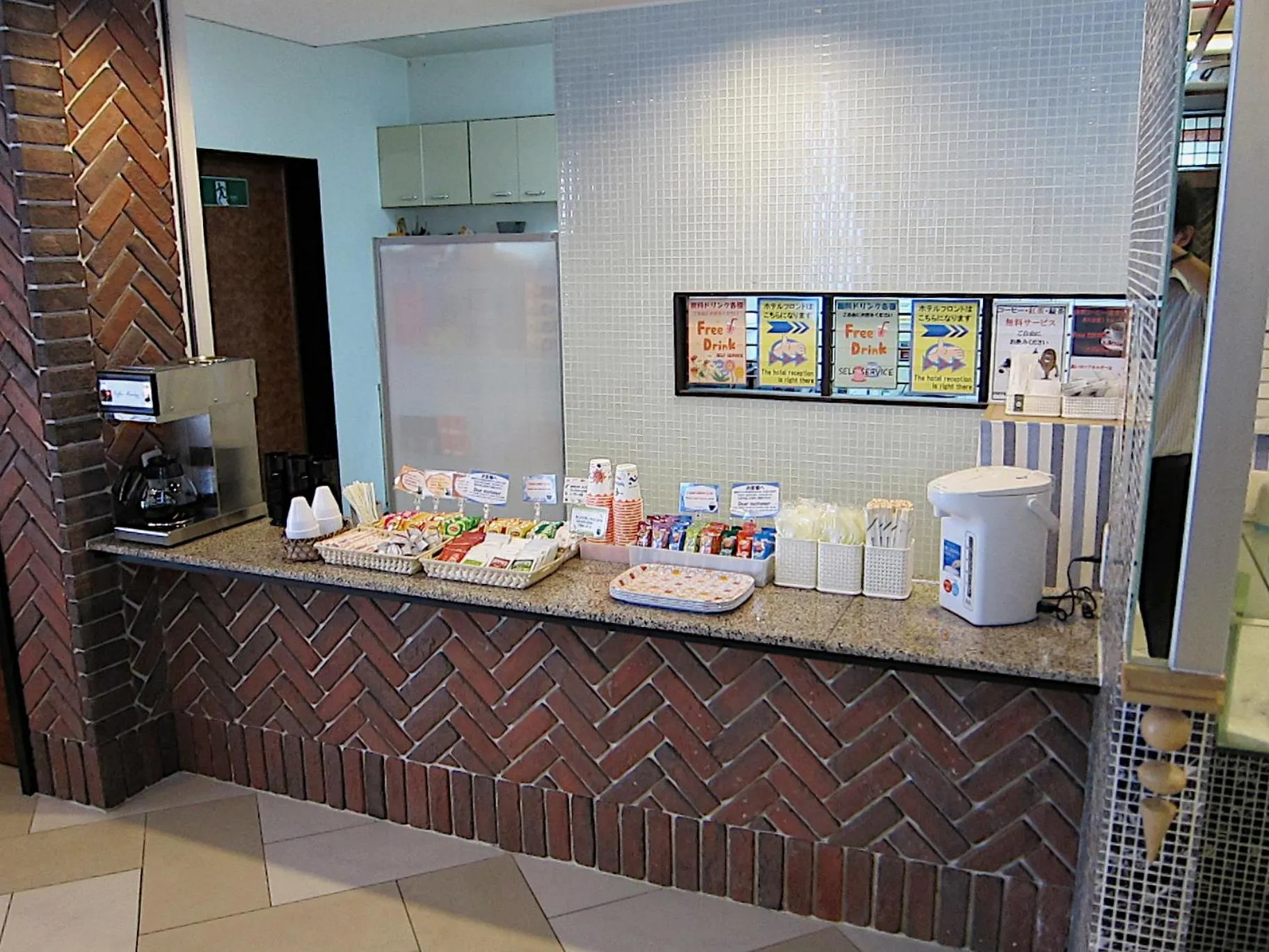 Coffee/tea facilities in ホテル中央セレーネ Hotel CHUO SELENE