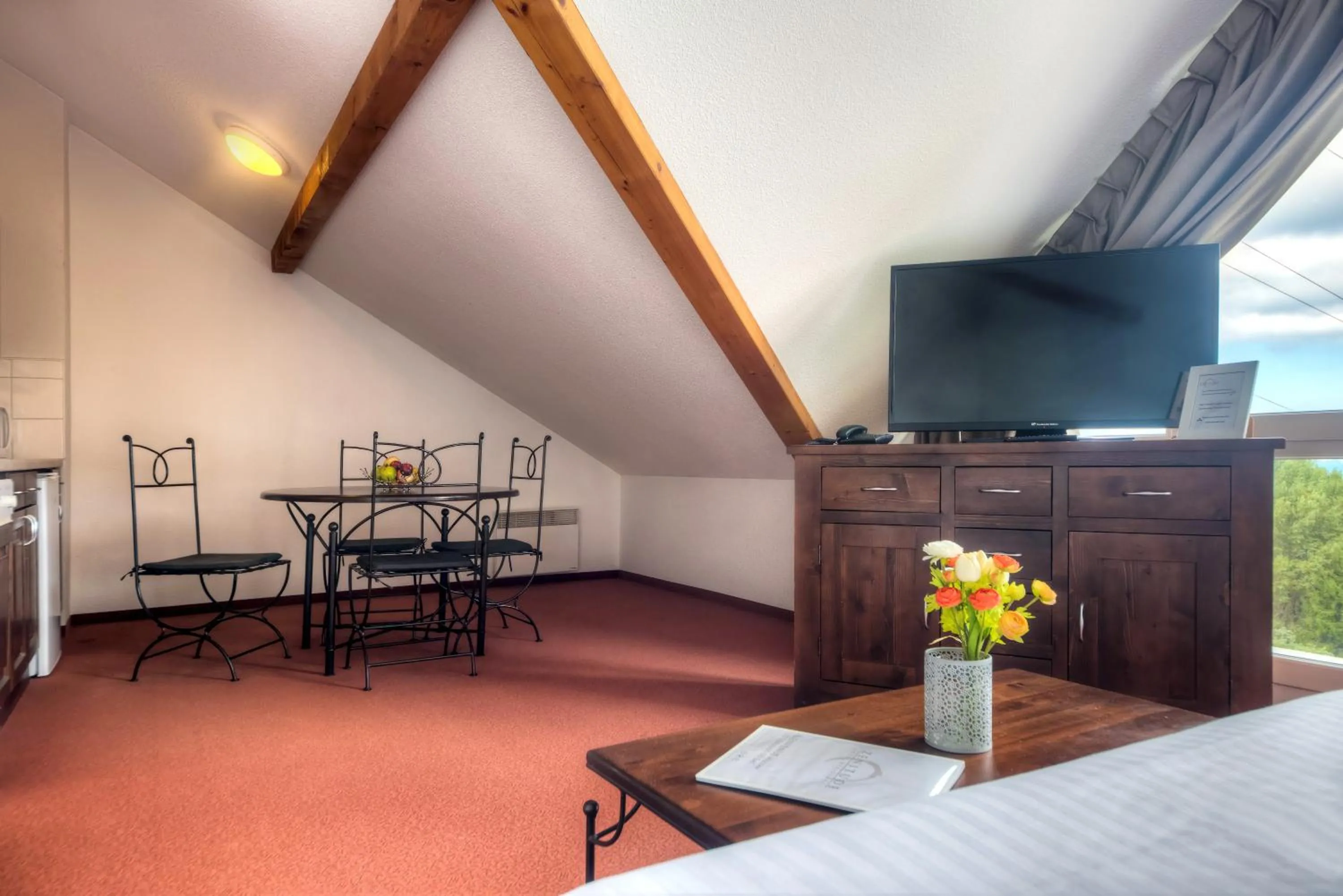 Seating area in Zenitude Evian Les Terrasses du Lac, an Ascend Collection Hotel