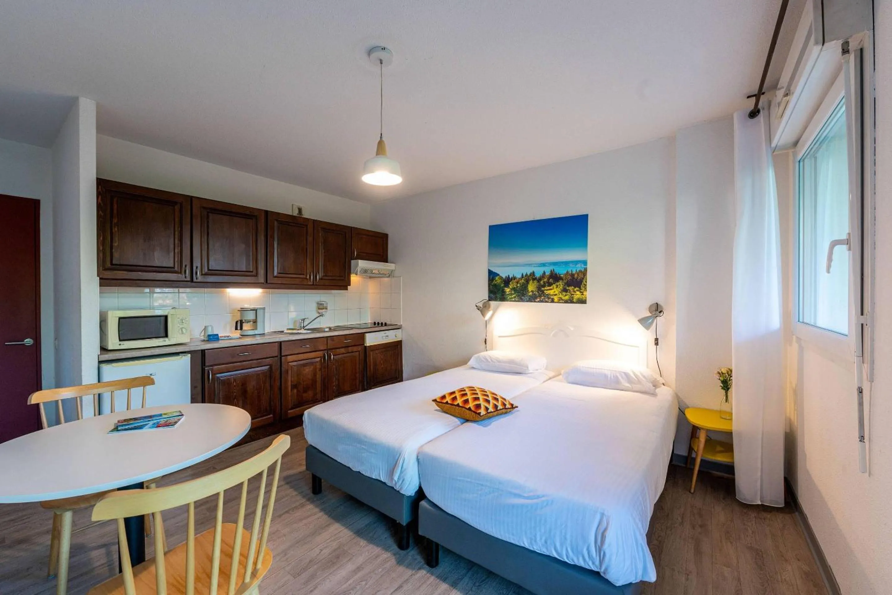 Bedroom, Bed in Zenitude Evian Les Terrasses du Lac, an Ascend Collection Hotel