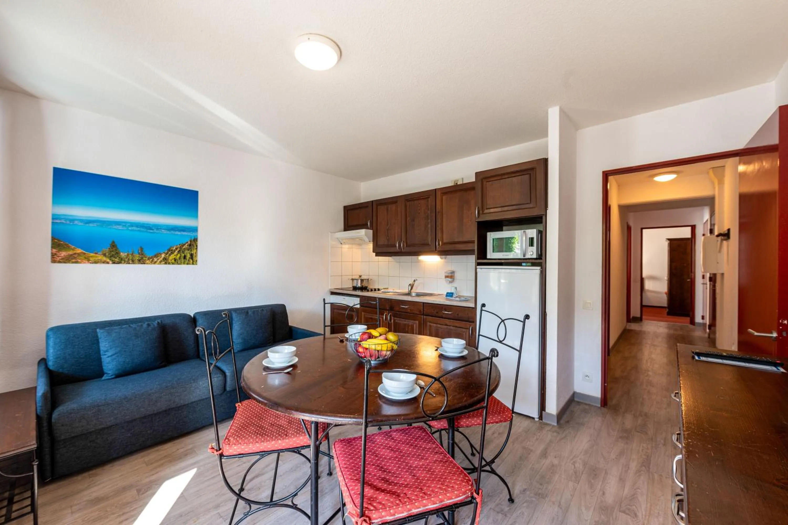 Kitchen or kitchenette in Zenitude Evian Les Terrasses du Lac, an Ascend Collection Hotel