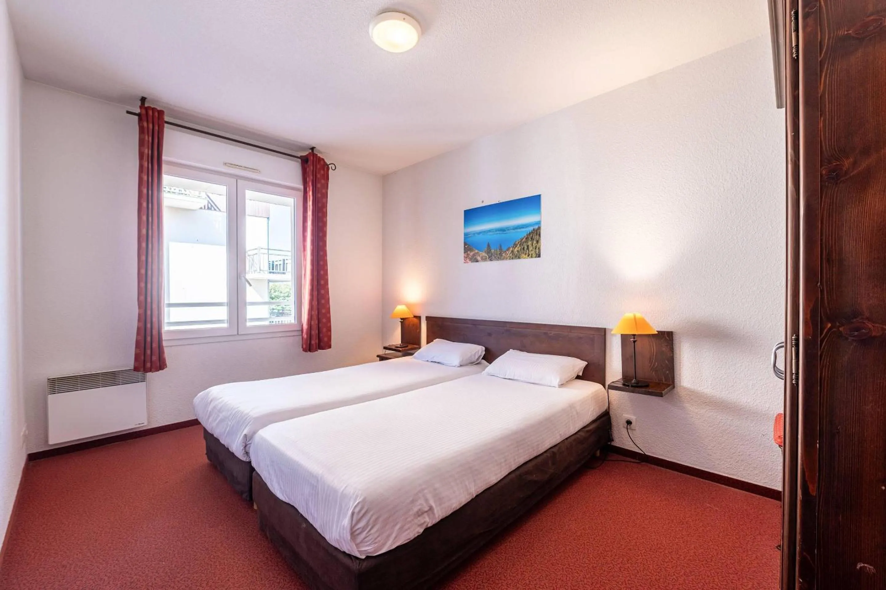 Bedroom, Bed in Zenitude Evian Les Terrasses du Lac, an Ascend Collection Hotel