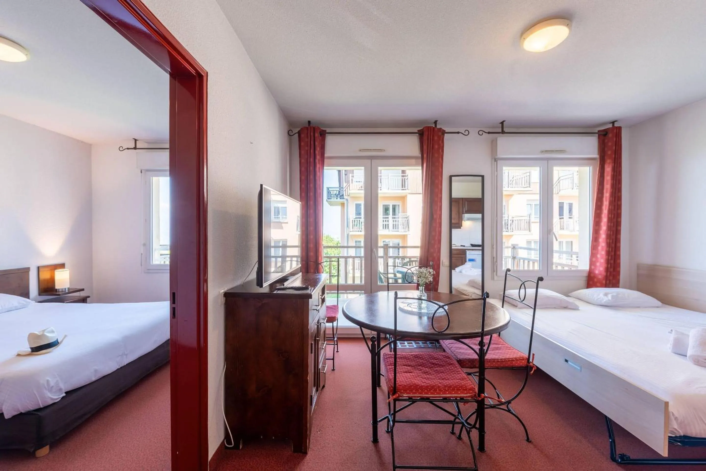 Bedroom, Bed in Zenitude Evian Les Terrasses du Lac, an Ascend Collection Hotel