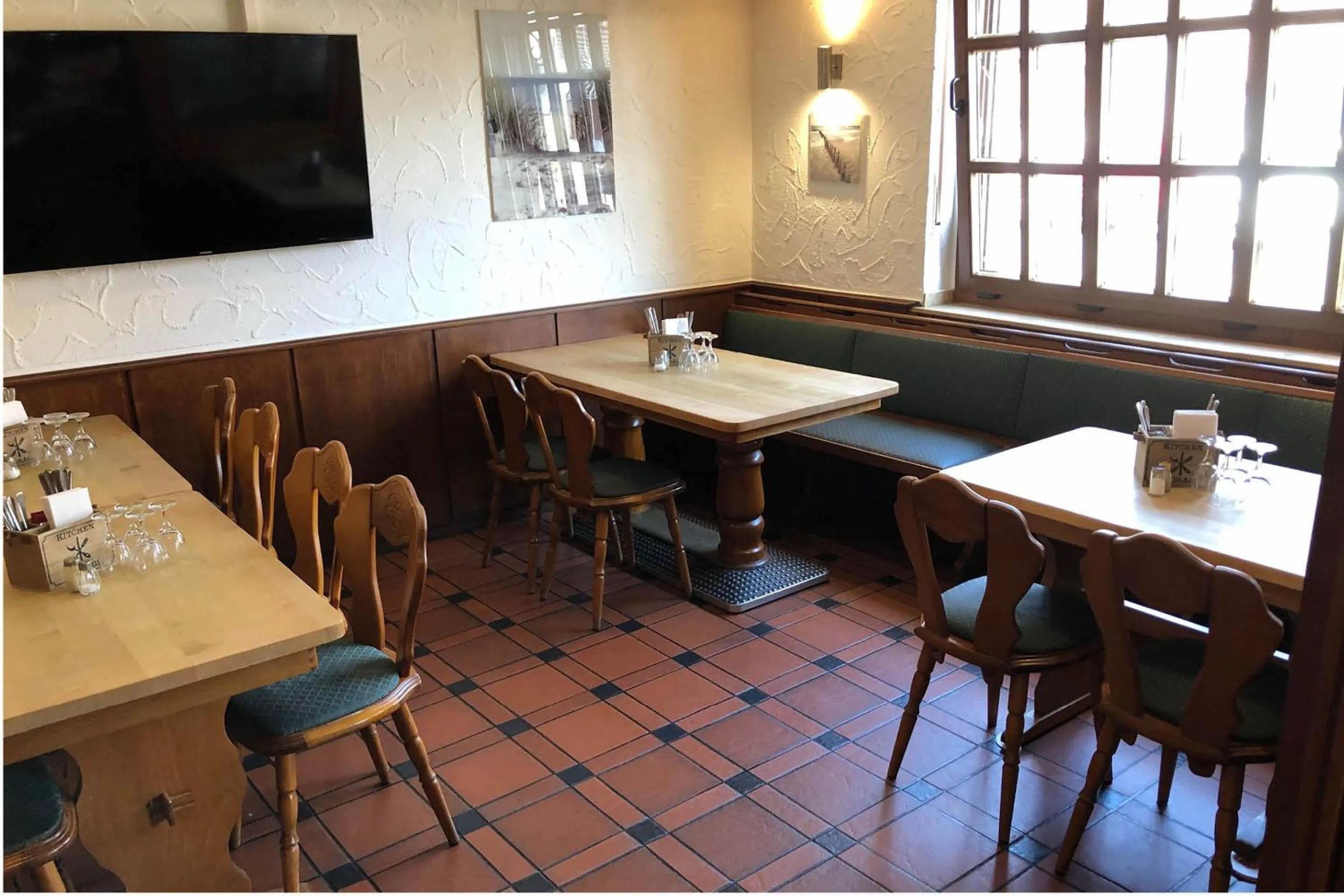 Restaurant/places to eat in Haus Schönewald