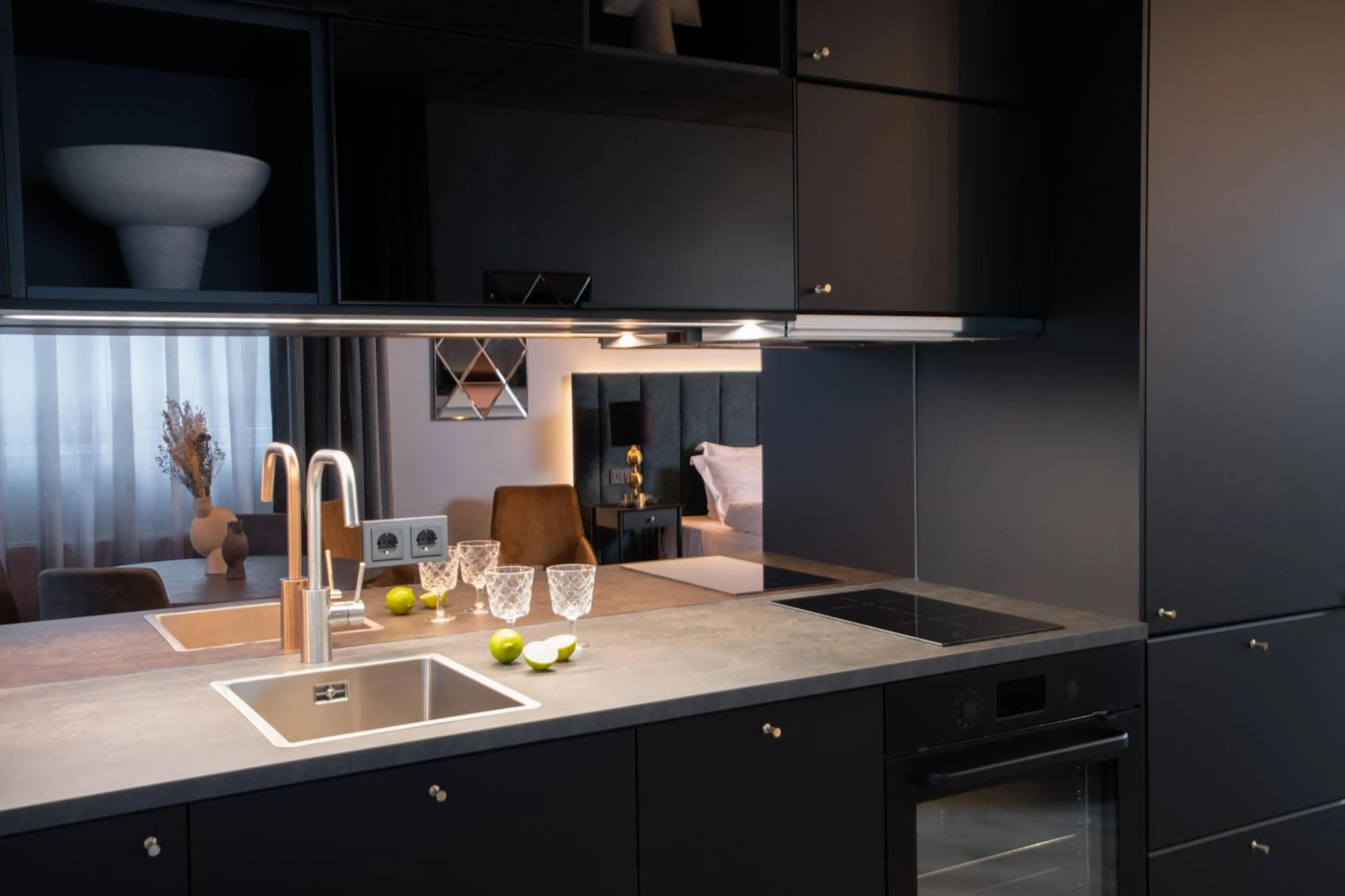 Kitchen or kitchenette in Backyard Apartments by Heimaleiga