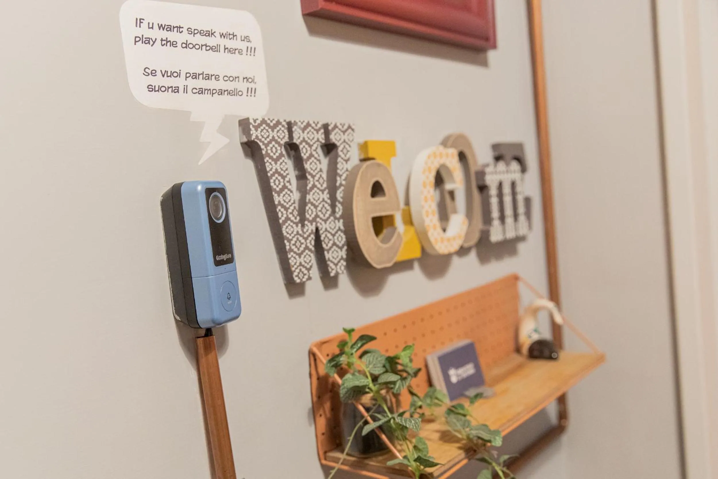 Text overlay in Miracolo al Duomo Smart Accomodations