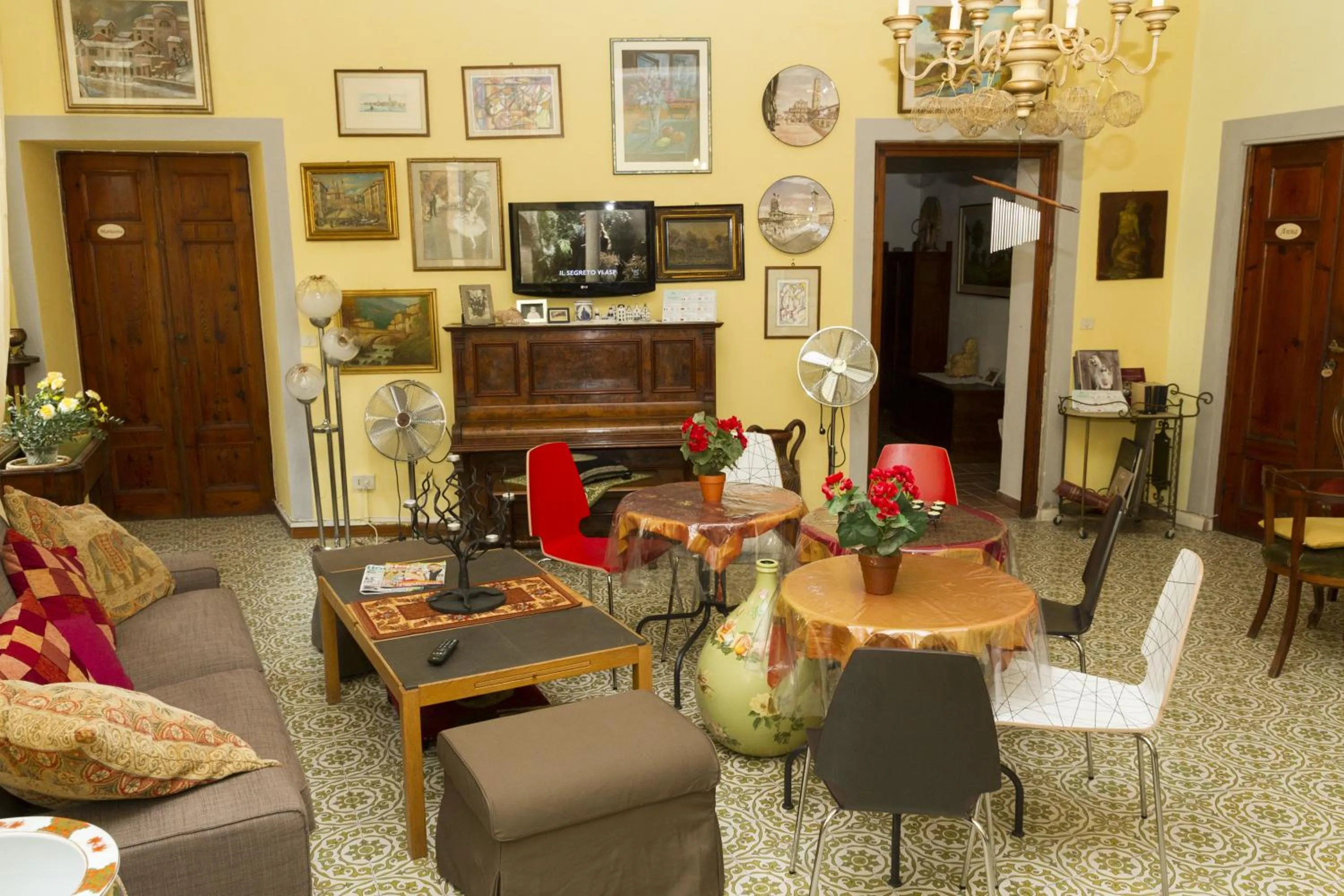 Lounge or bar in La Gemma Di Elena