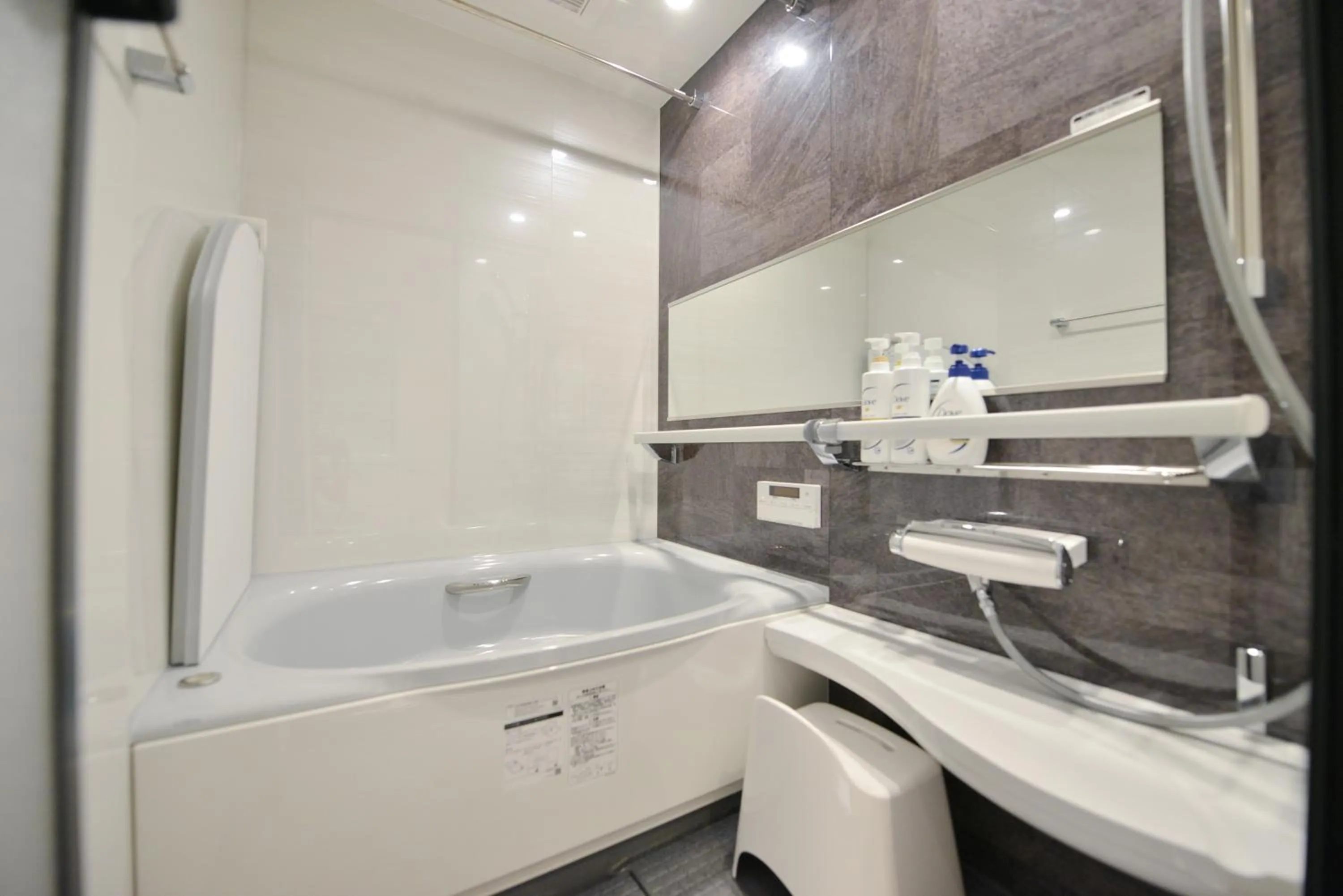 Shower in Real Life Meguro River