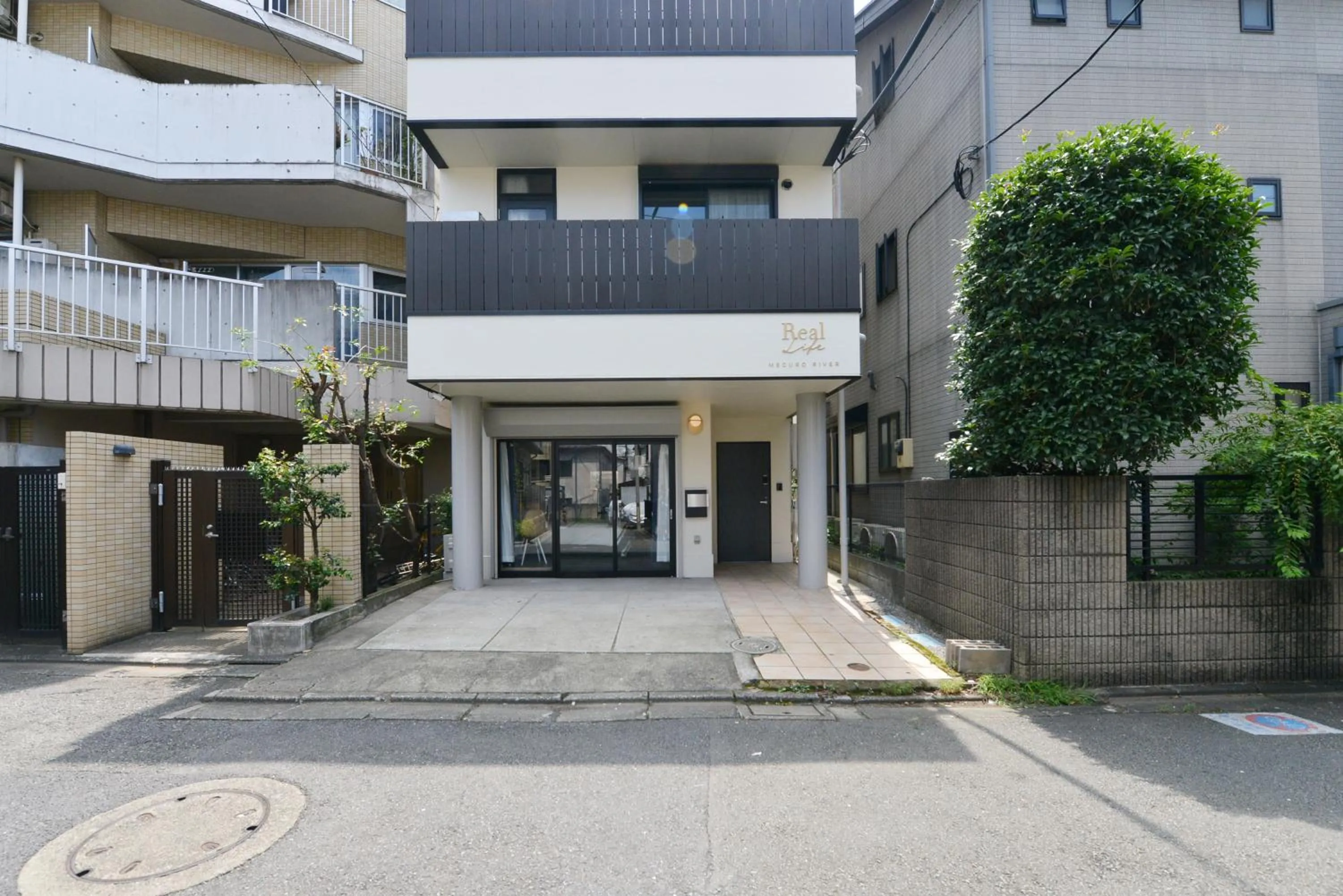 Property building in Real Life Meguro River