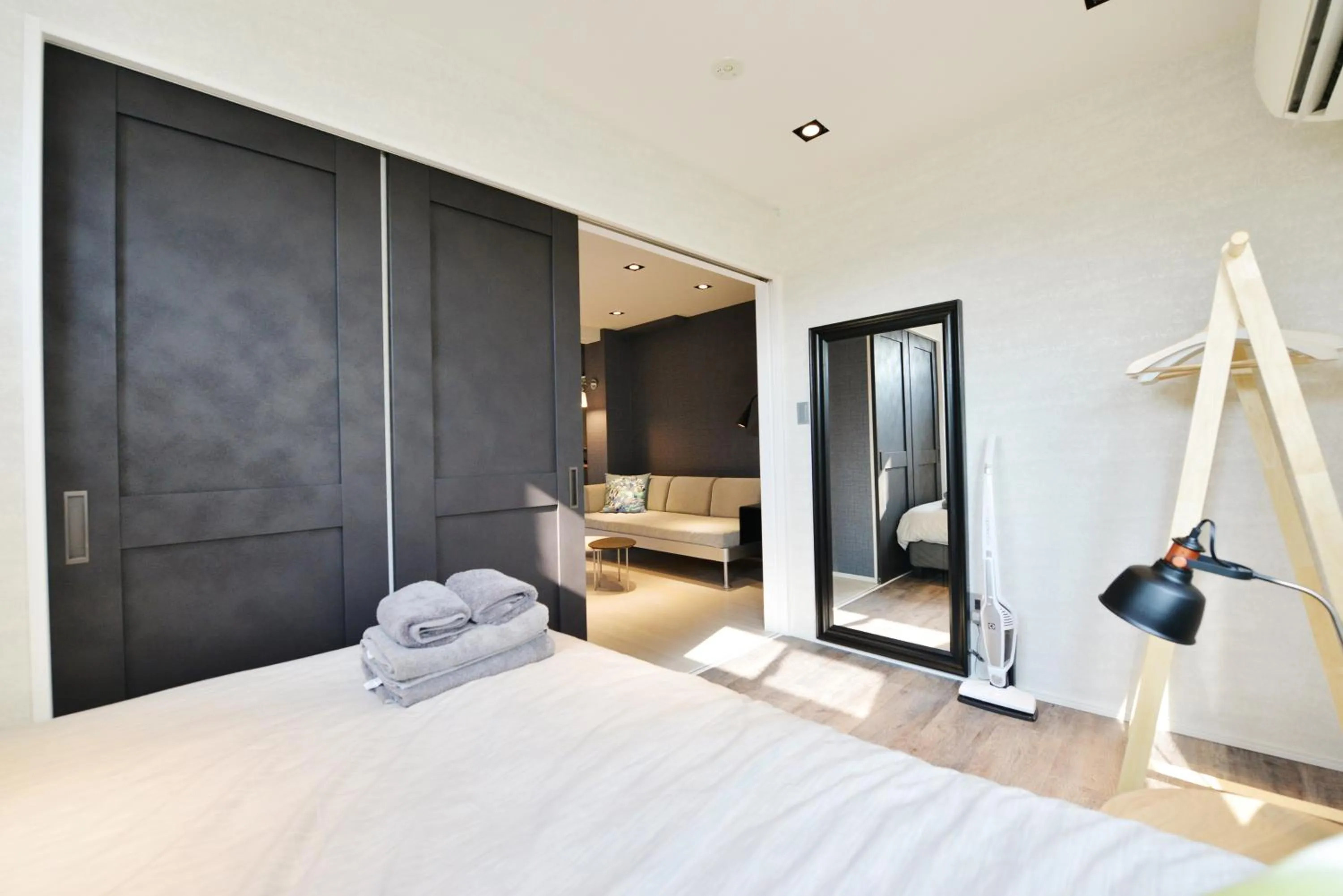 Bed in Real Life Meguro River