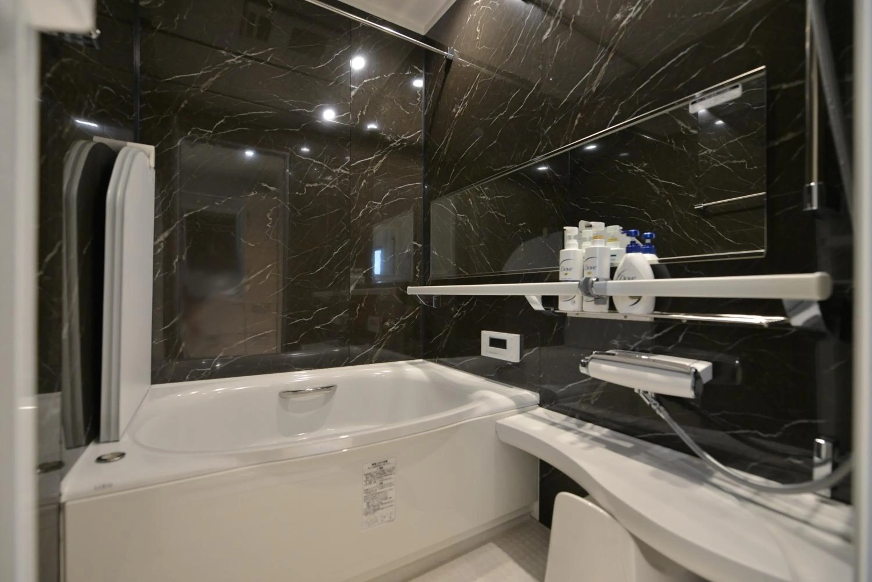 Shower in Real Life Meguro River