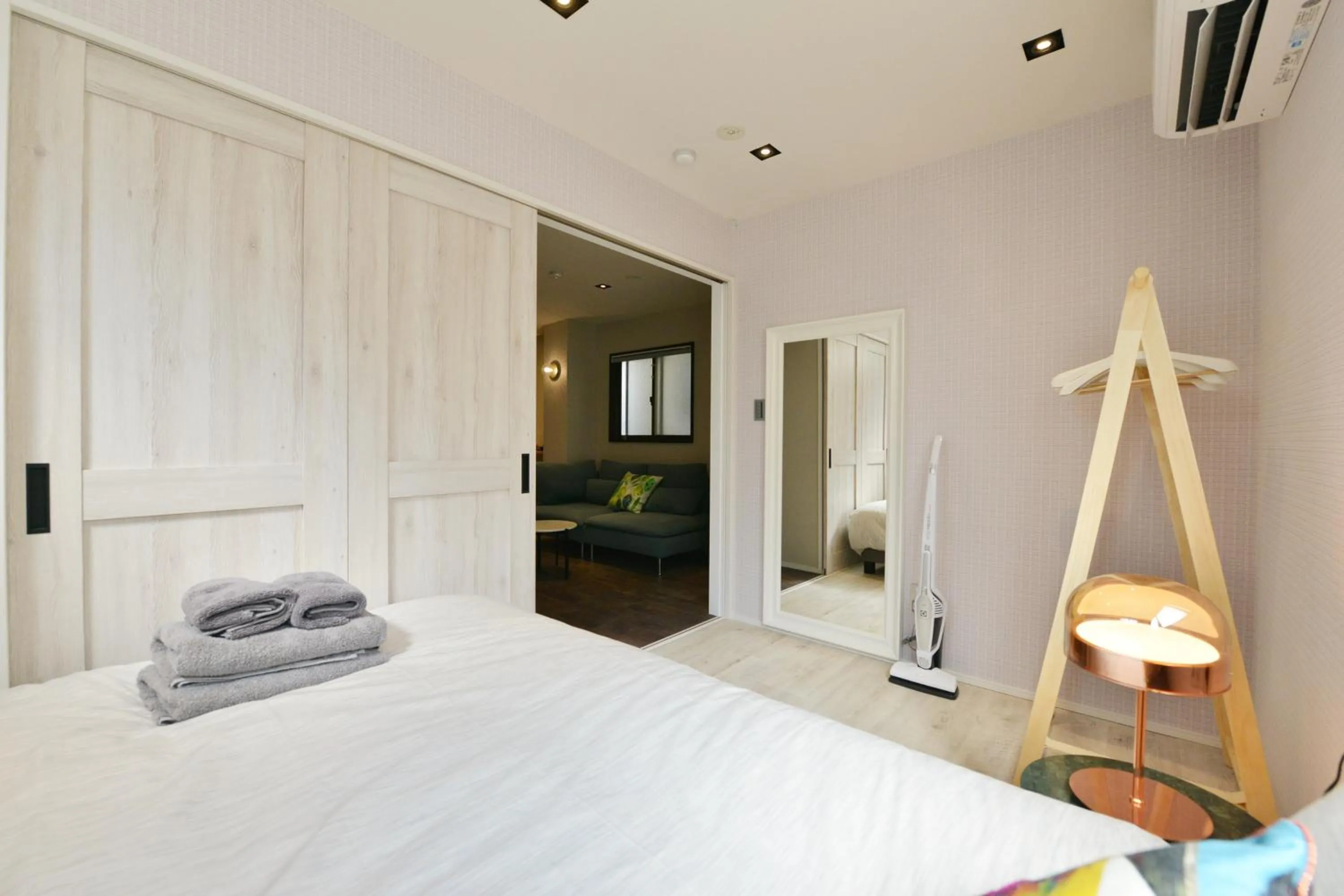 Bed in Real Life Meguro River