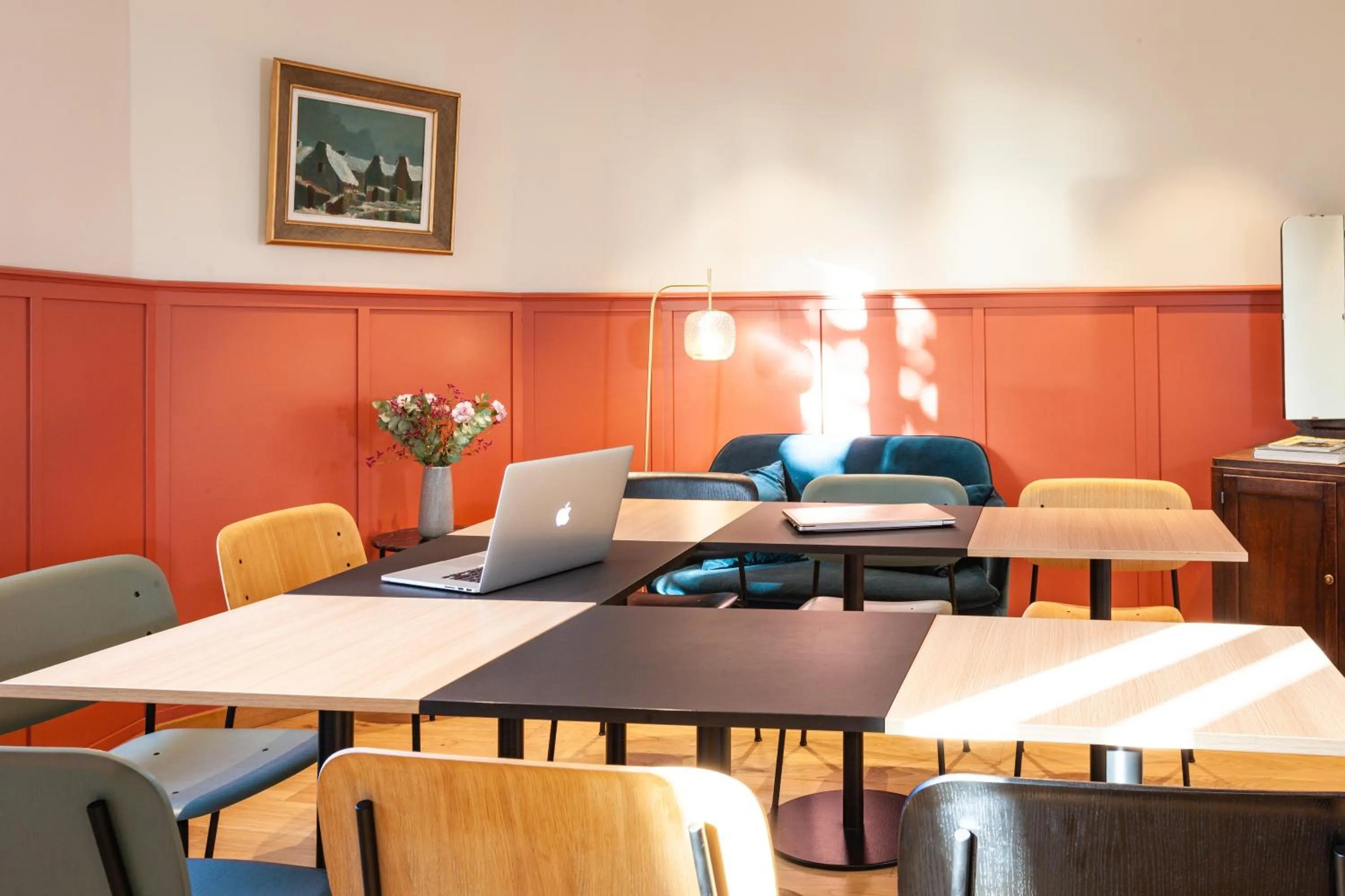 Seating area in Grand Hotel de la Gare, Angers