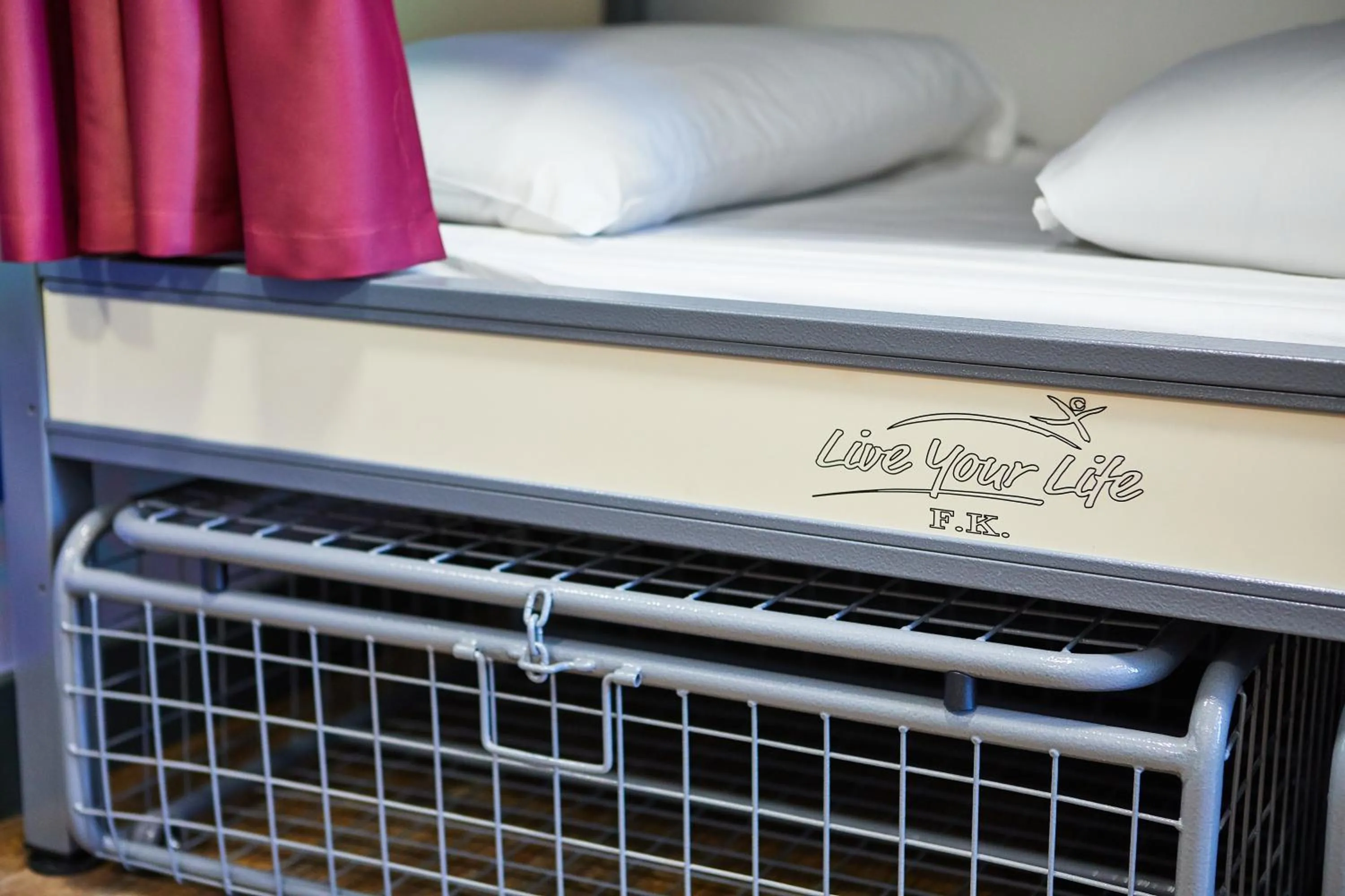 microwave, Bed in St Christopher's Inn Edinburgh - Old Town