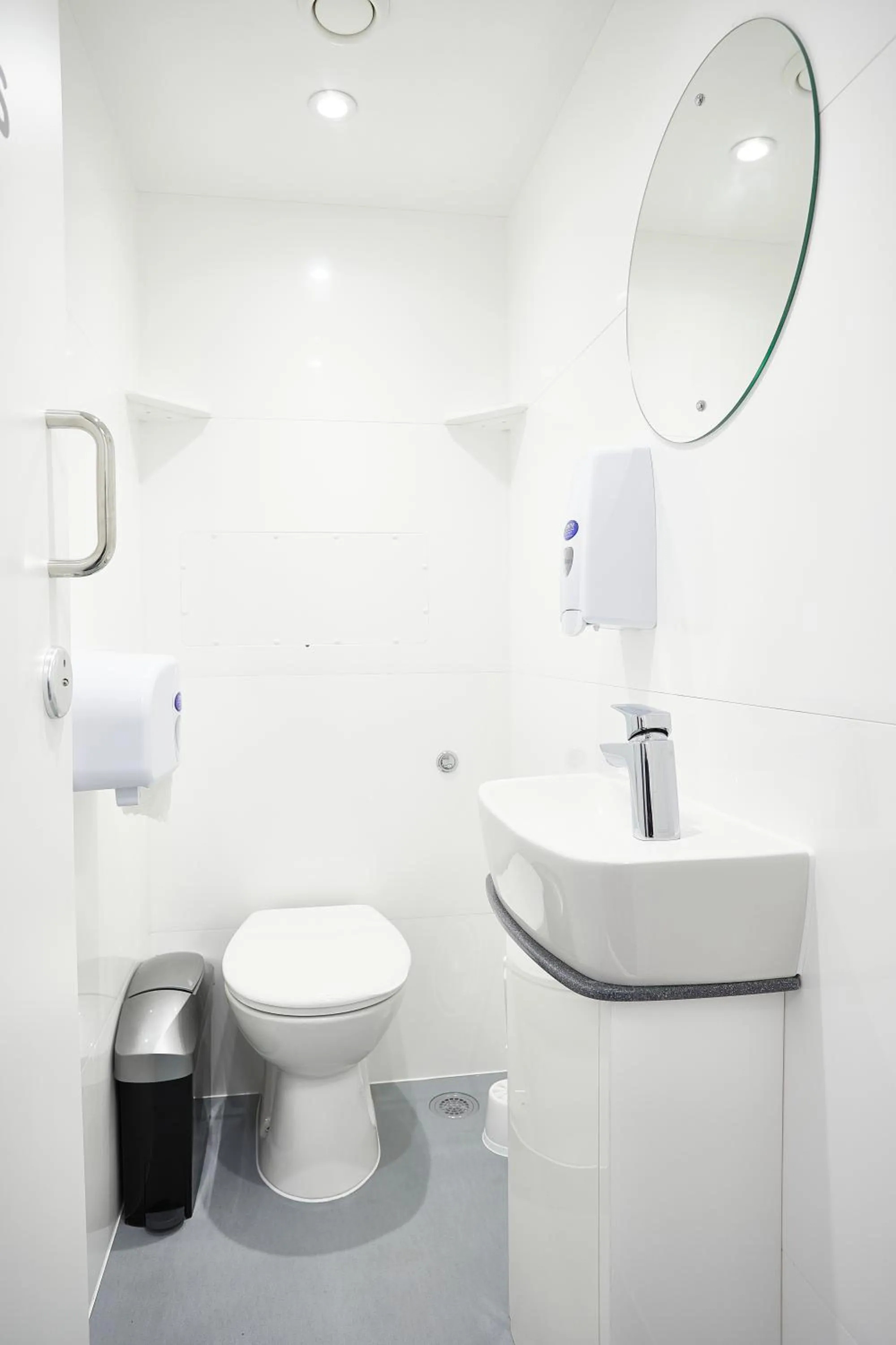 Bathroom in St Christopher's Inn Edinburgh - Old Town