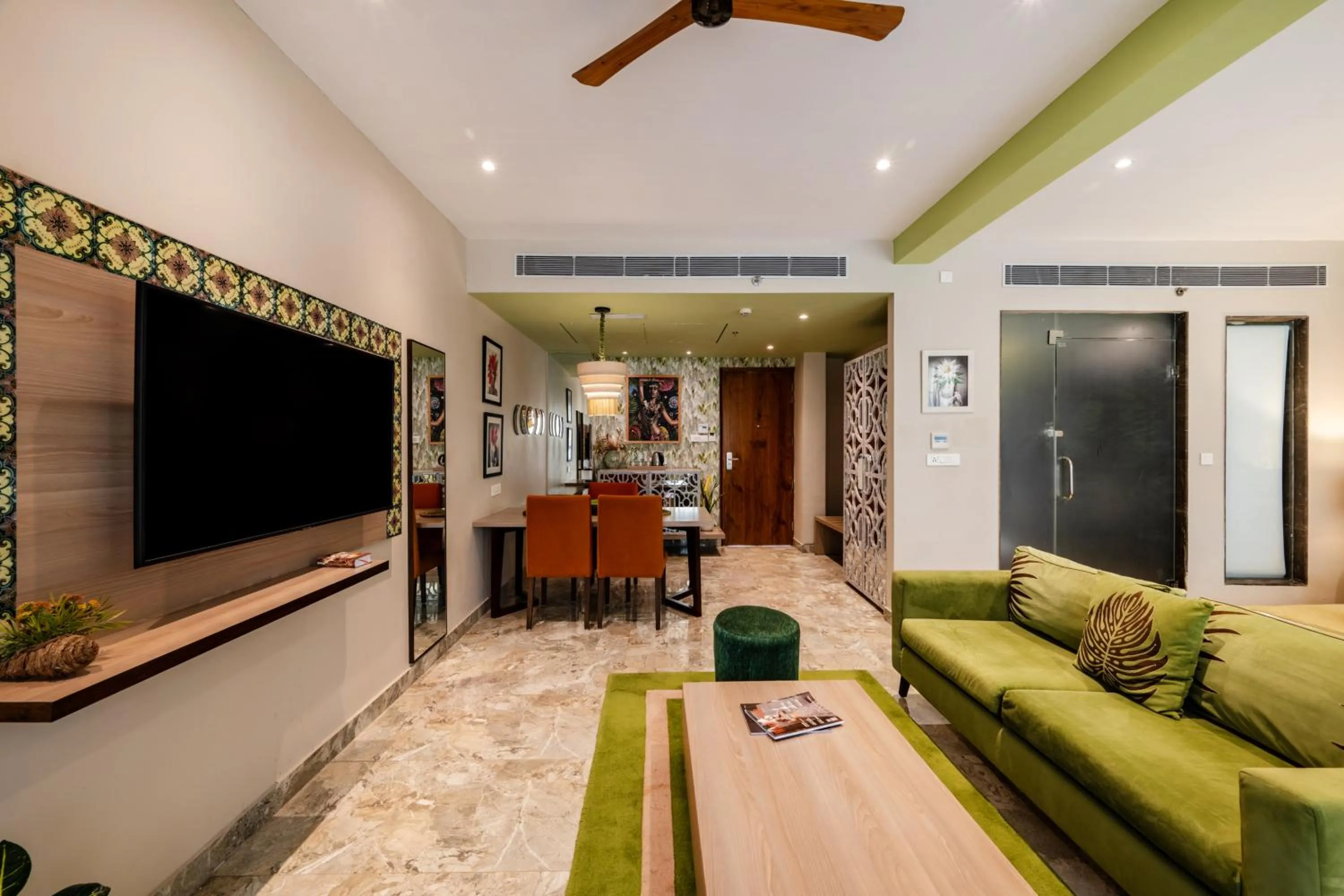 Communal lounge/ TV room in Antalya By Divine Ganga Cottage