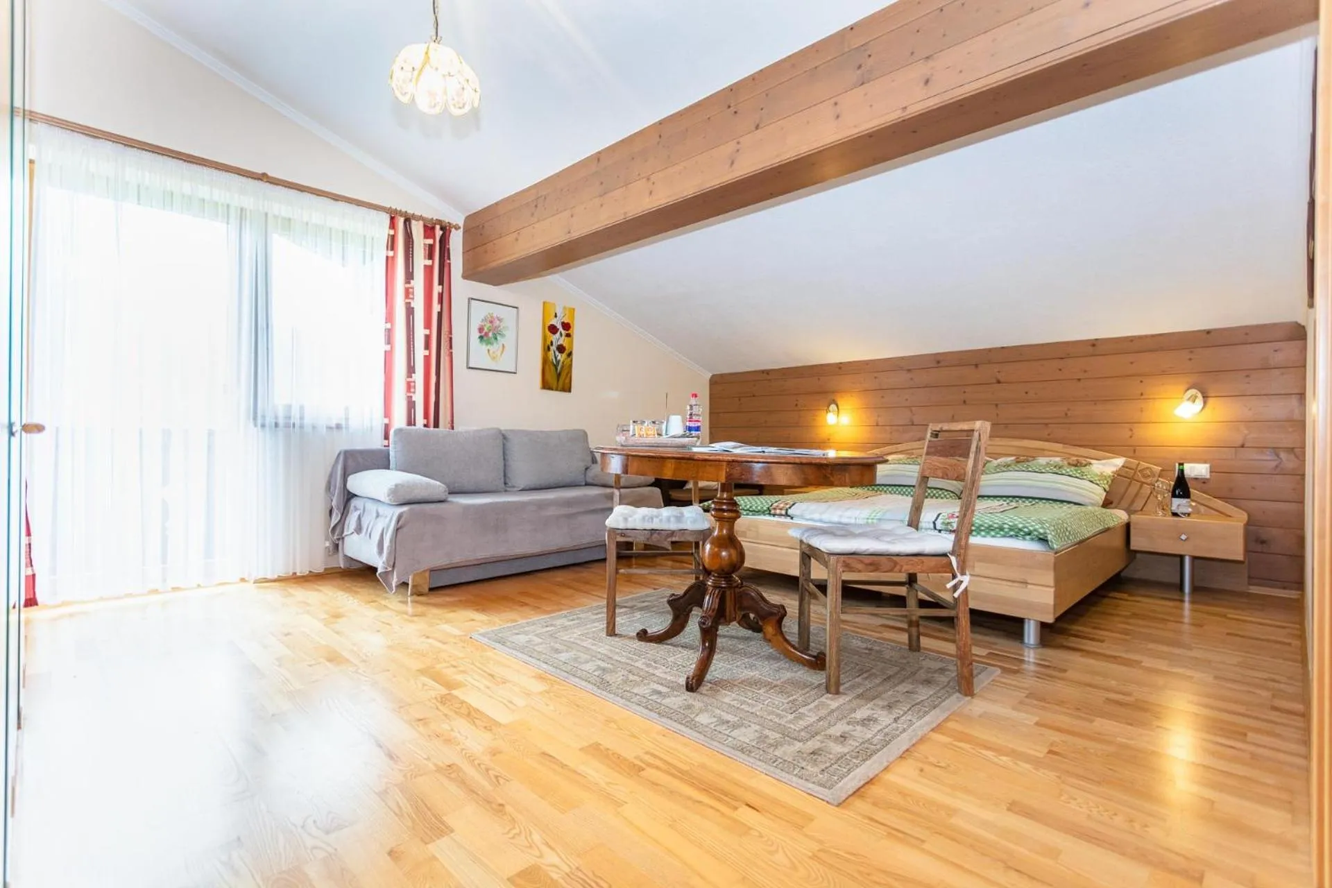 Photo of the whole room in Stanglehen