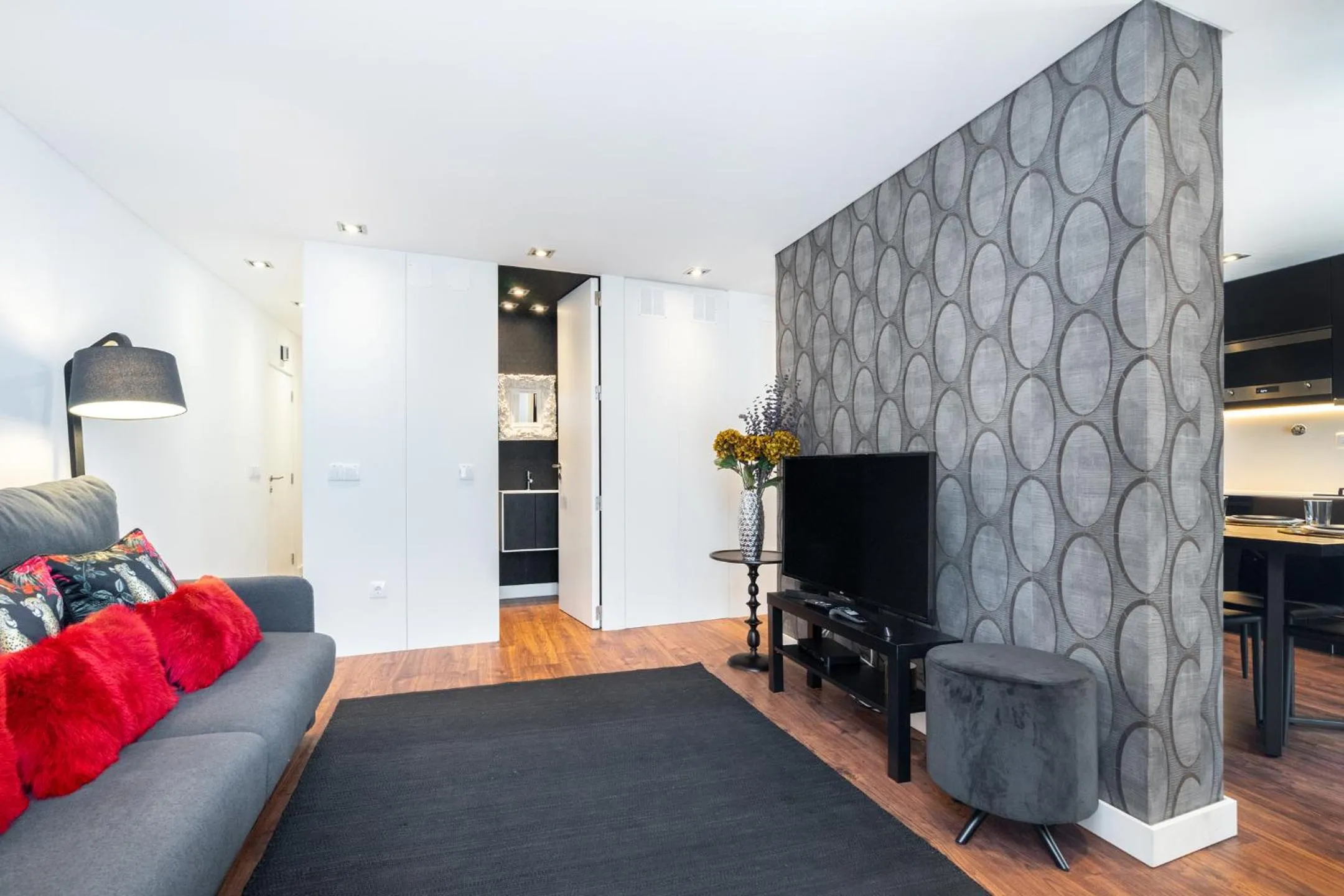 TV and multimedia in WHome | Graça Family Apartment