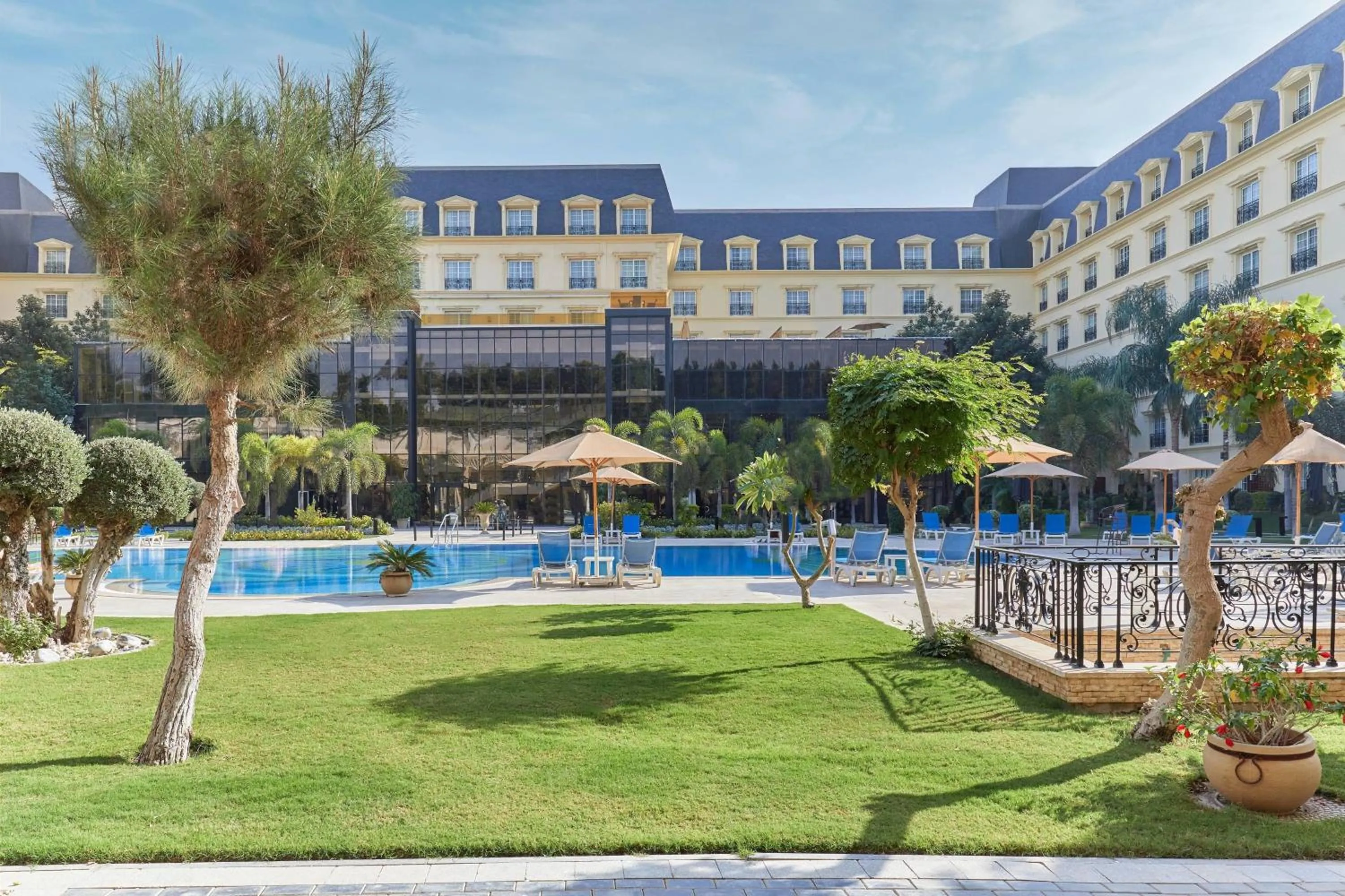 Photo of the whole room in Renaissance Cairo Mirage City Hotel