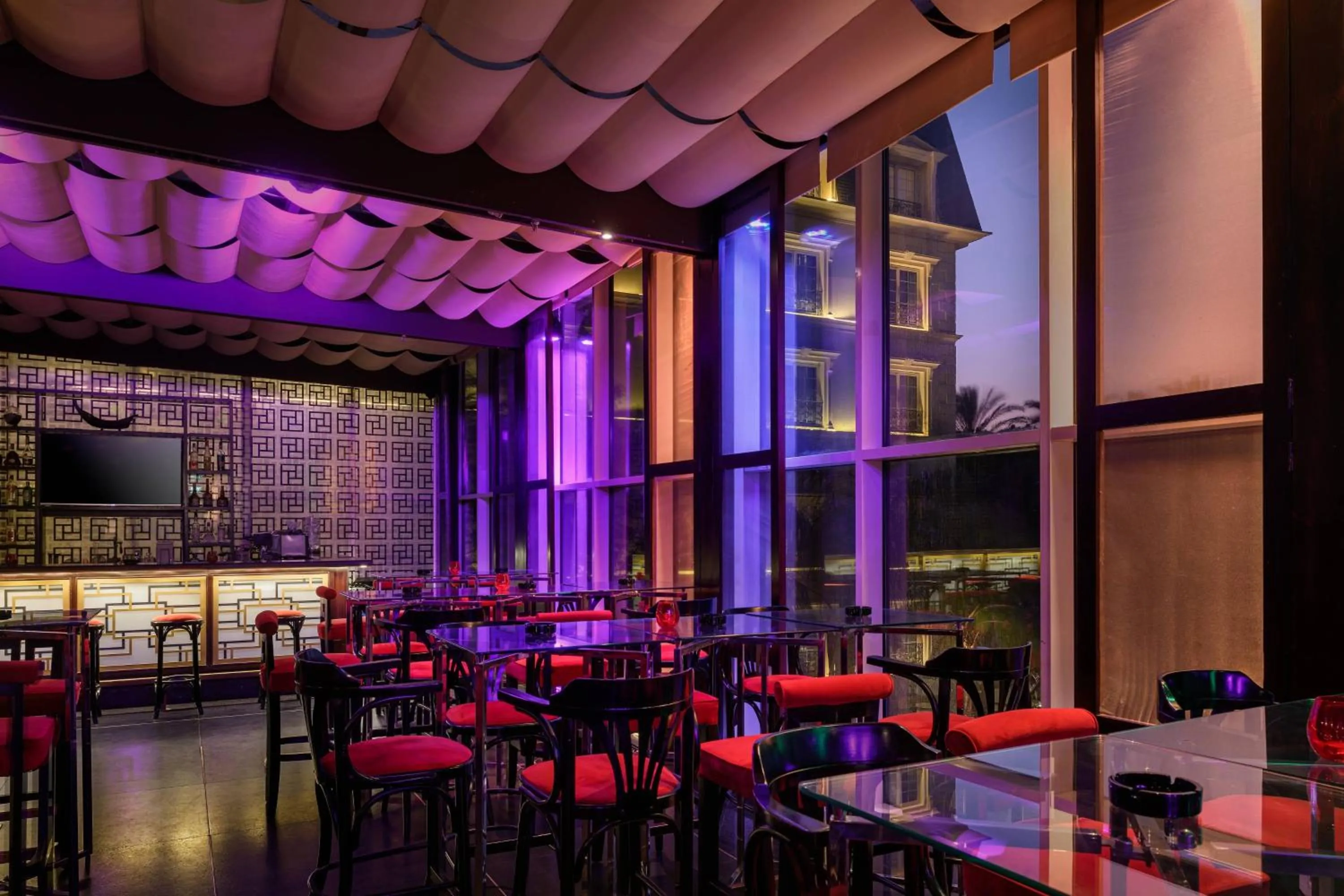 Lounge or bar in Renaissance Cairo Mirage City Hotel