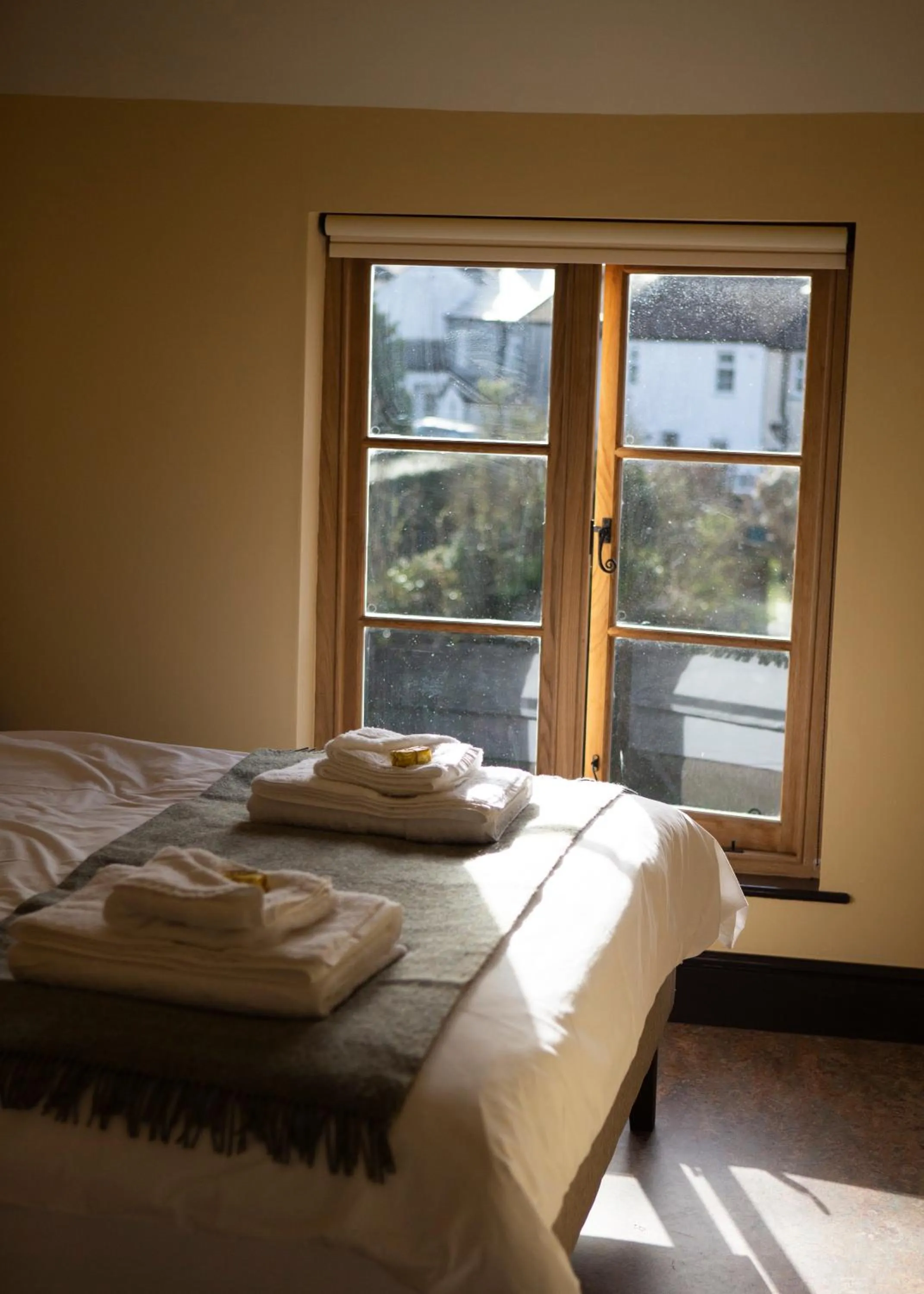 Bedroom, Bed in The Leaping Salmon