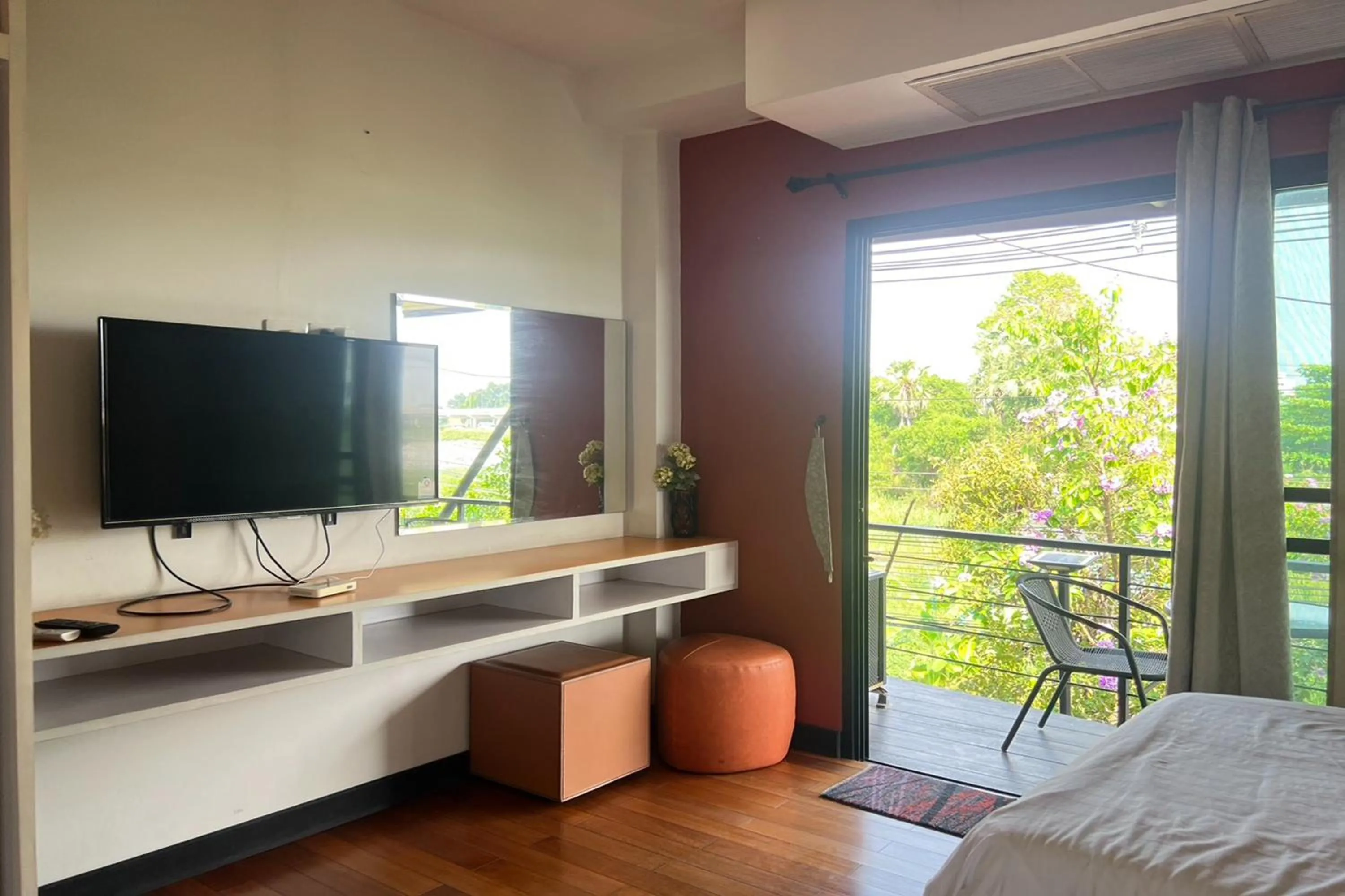 Photo of the whole room, Bed in BKL Pool Villa Pattaya