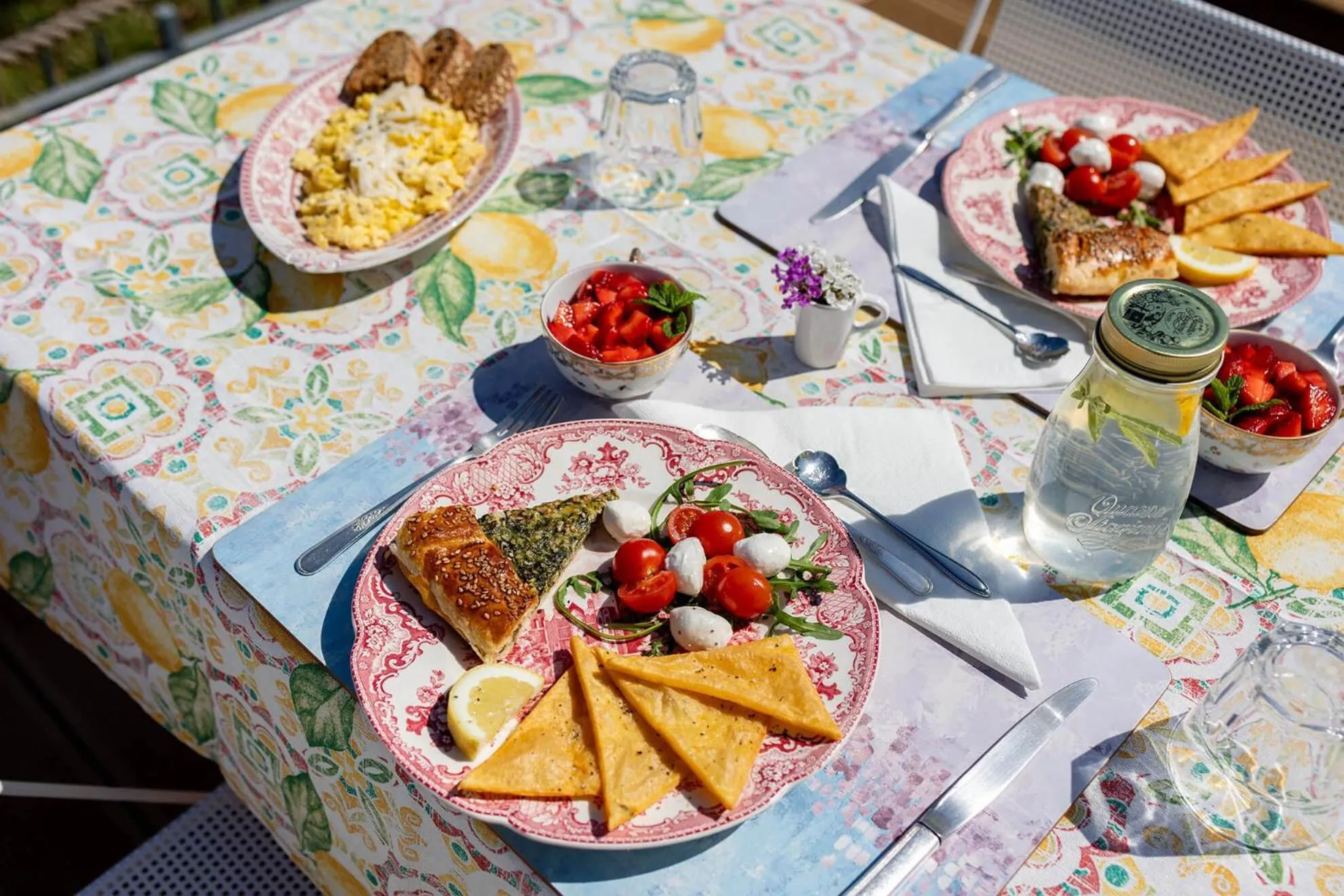 Breakfast in Al 33 Giri