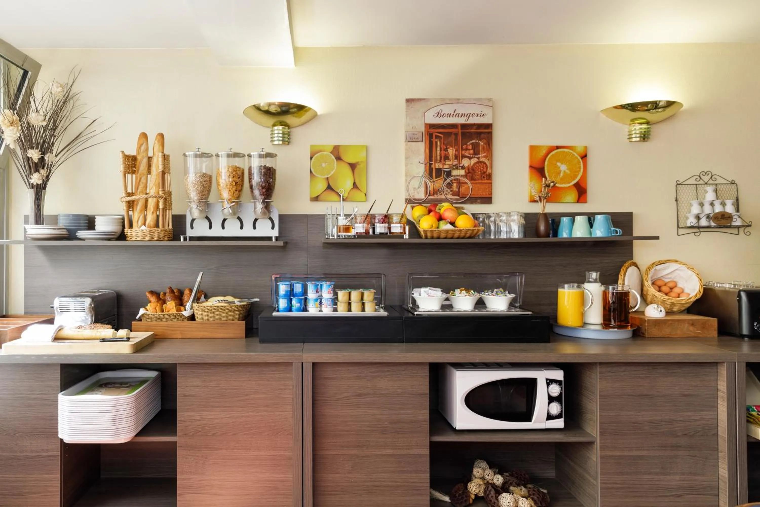 Buffet breakfast in Aparthotel Adagio Access Lille Vauban