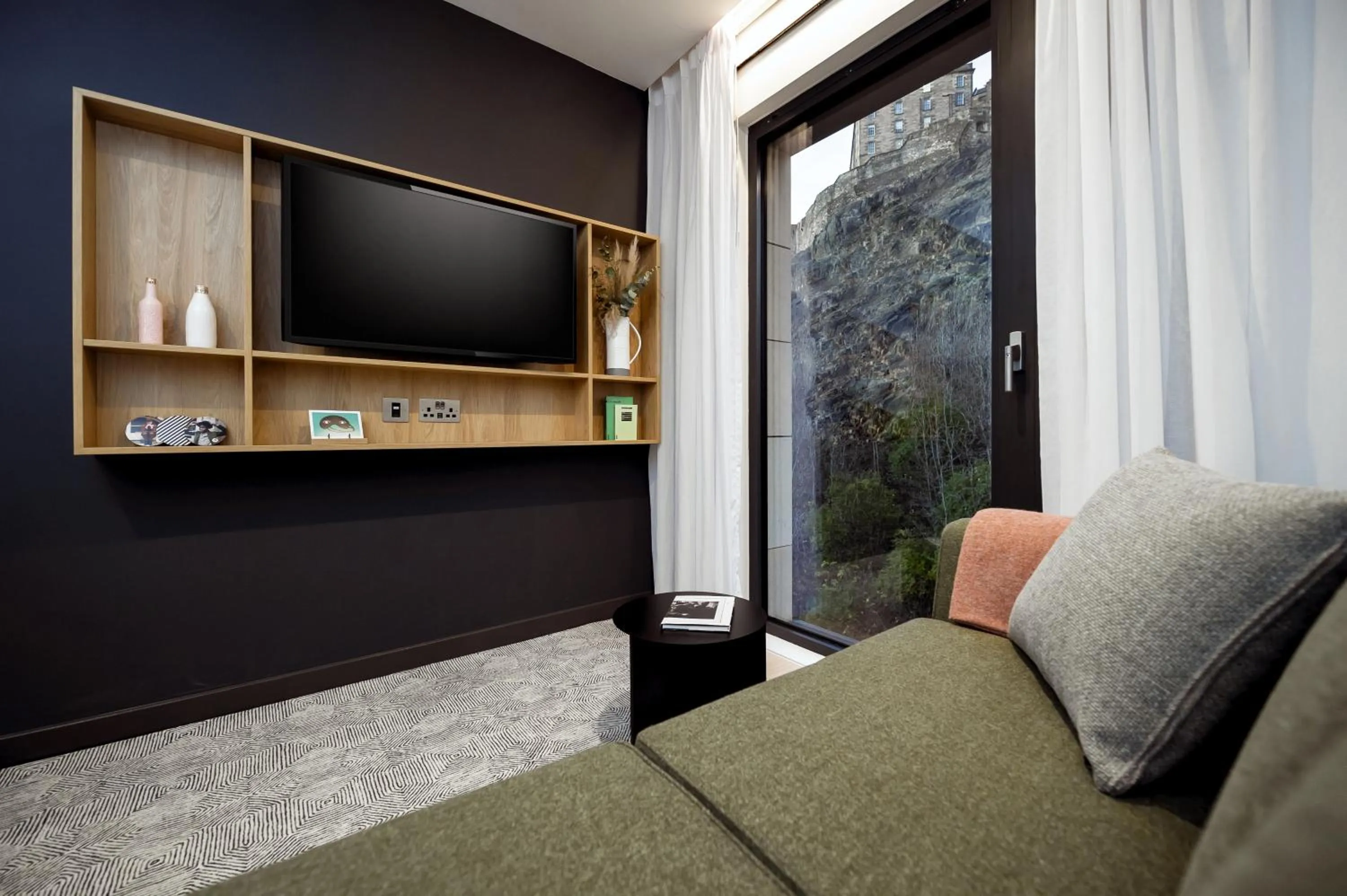 TV and multimedia in Wilde Aparthotels Edinburgh Grassmarket