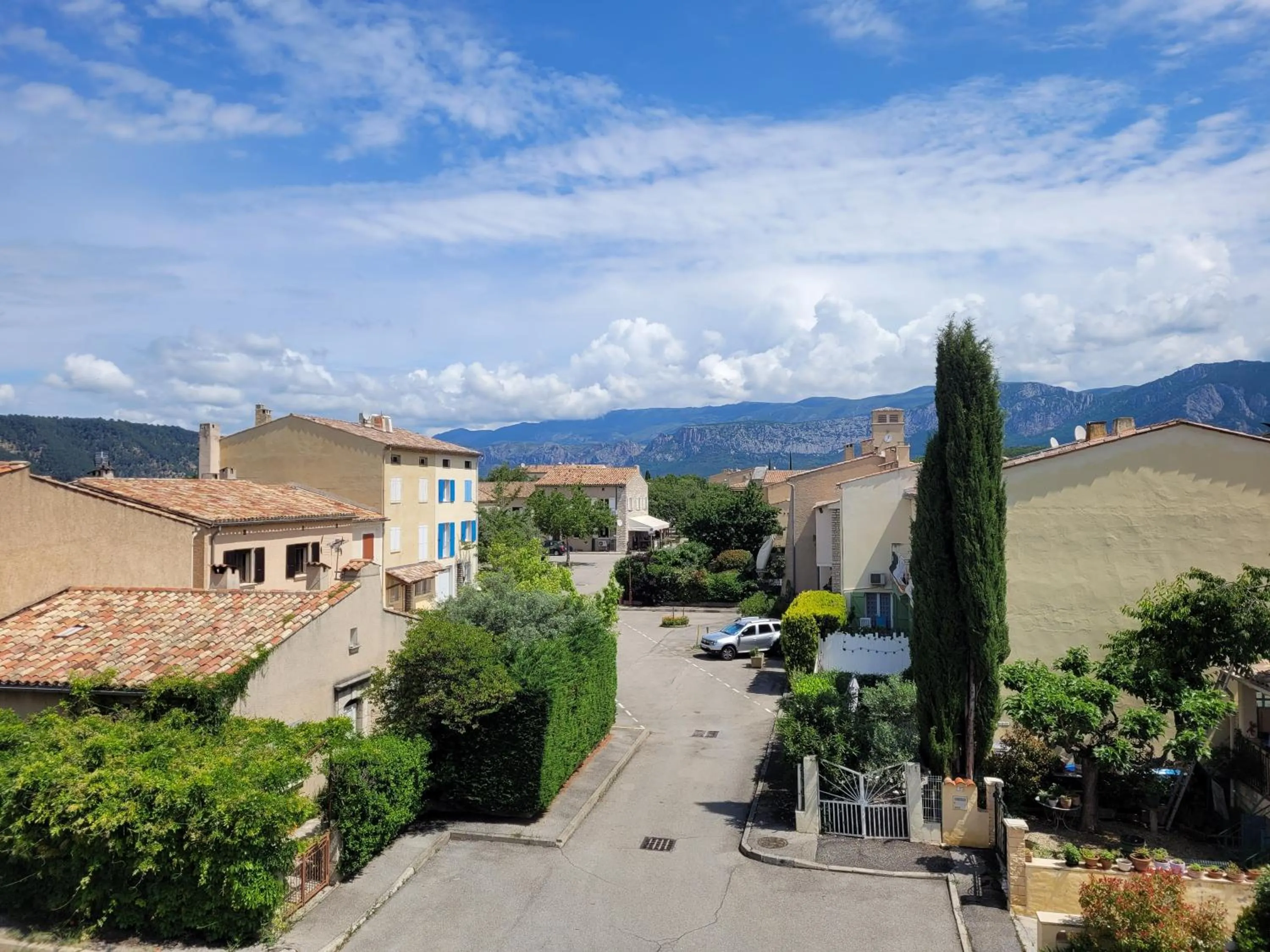 Neighbourhood in Auberge des Salles