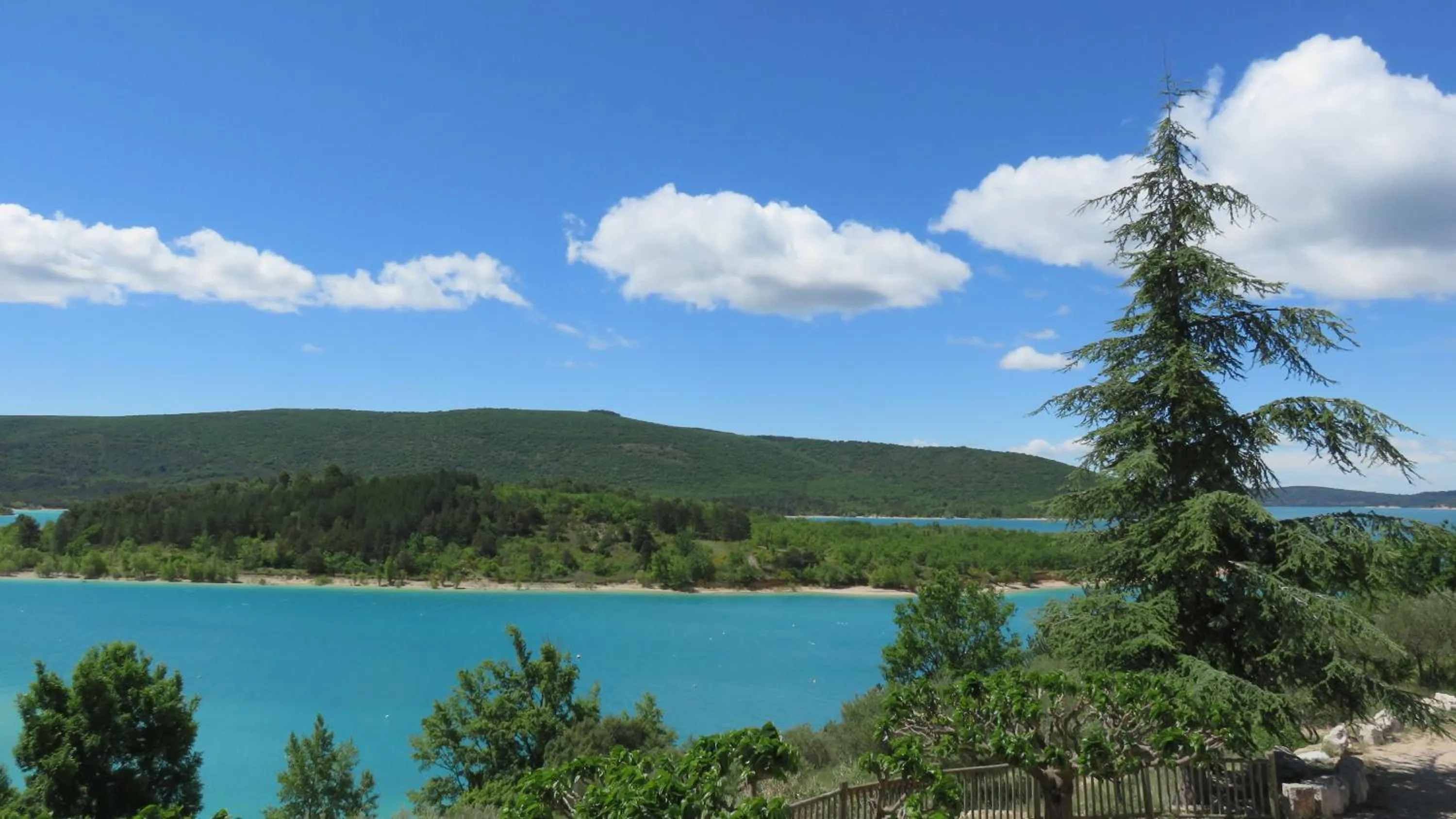 Lake view in Auberge des Salles