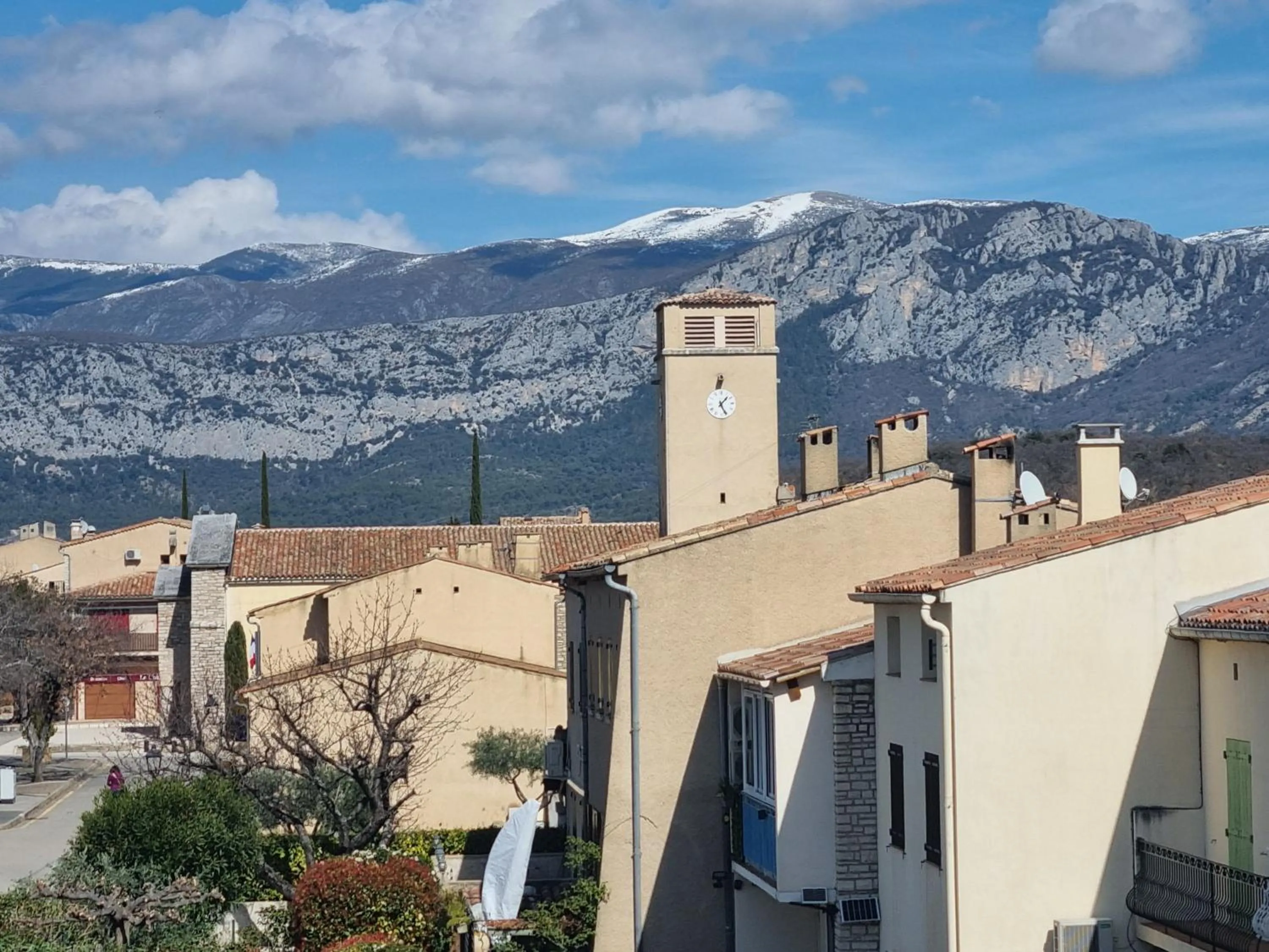 Mountain view in Auberge des Salles