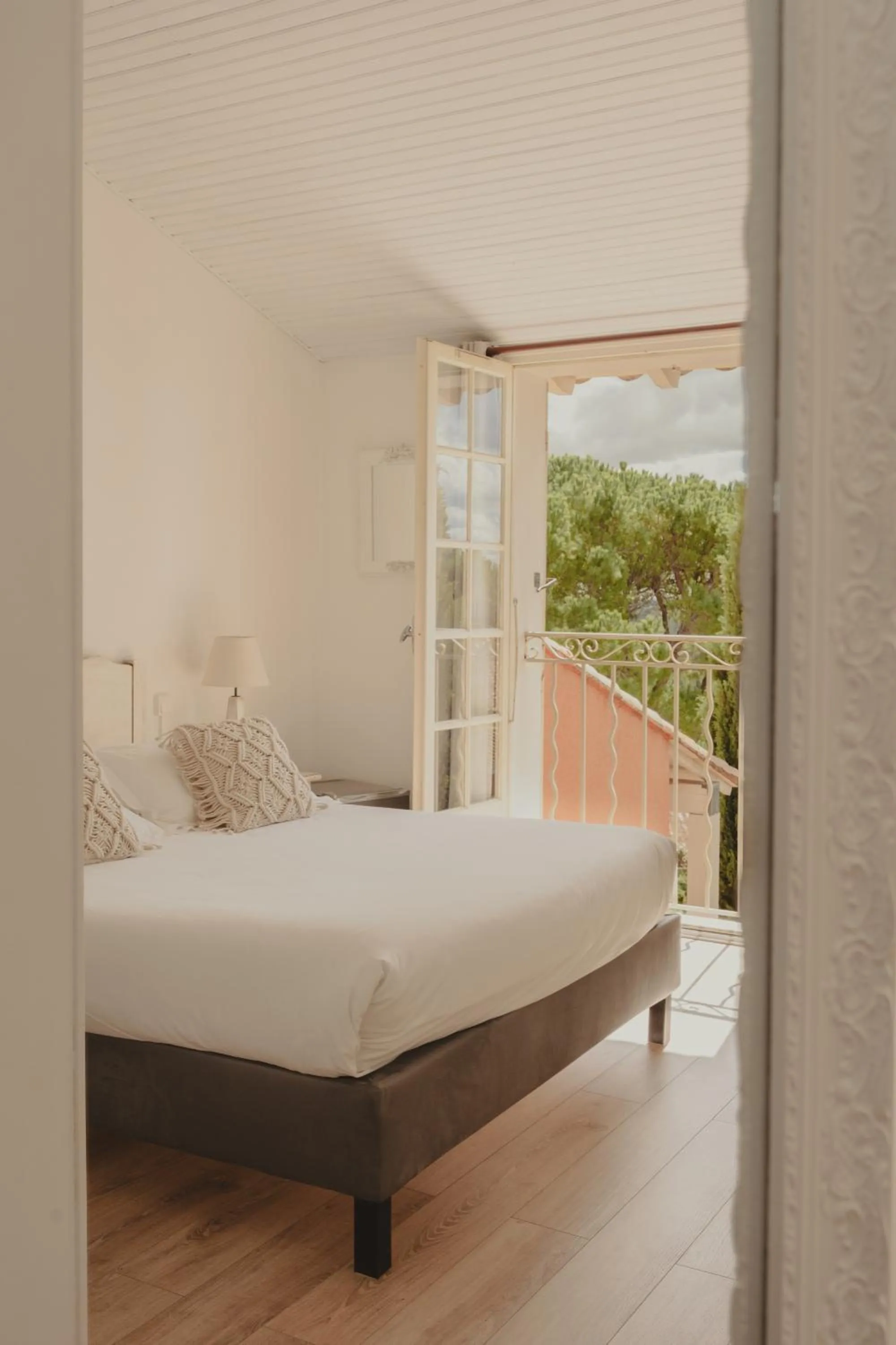 Bedroom, Bed in Castillon Des Baux