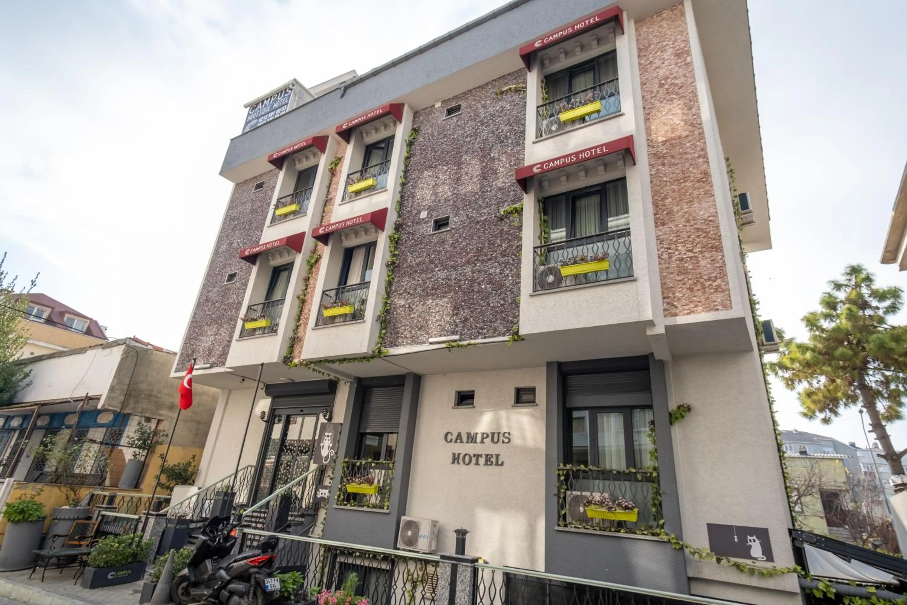 Property building in Campus Boutique Hotel