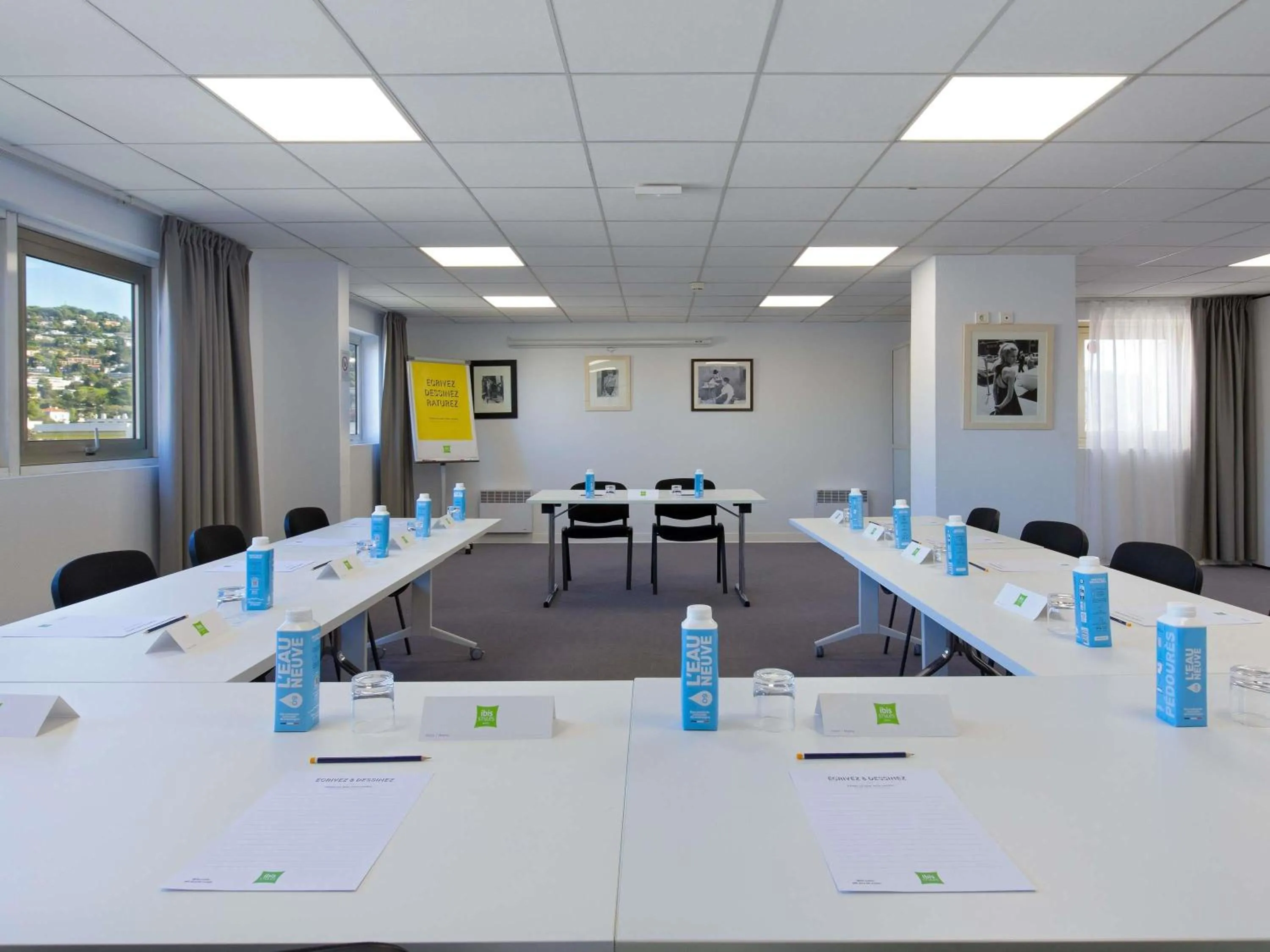 Meeting/conference room in ibis Styles Cannes Le Cannet