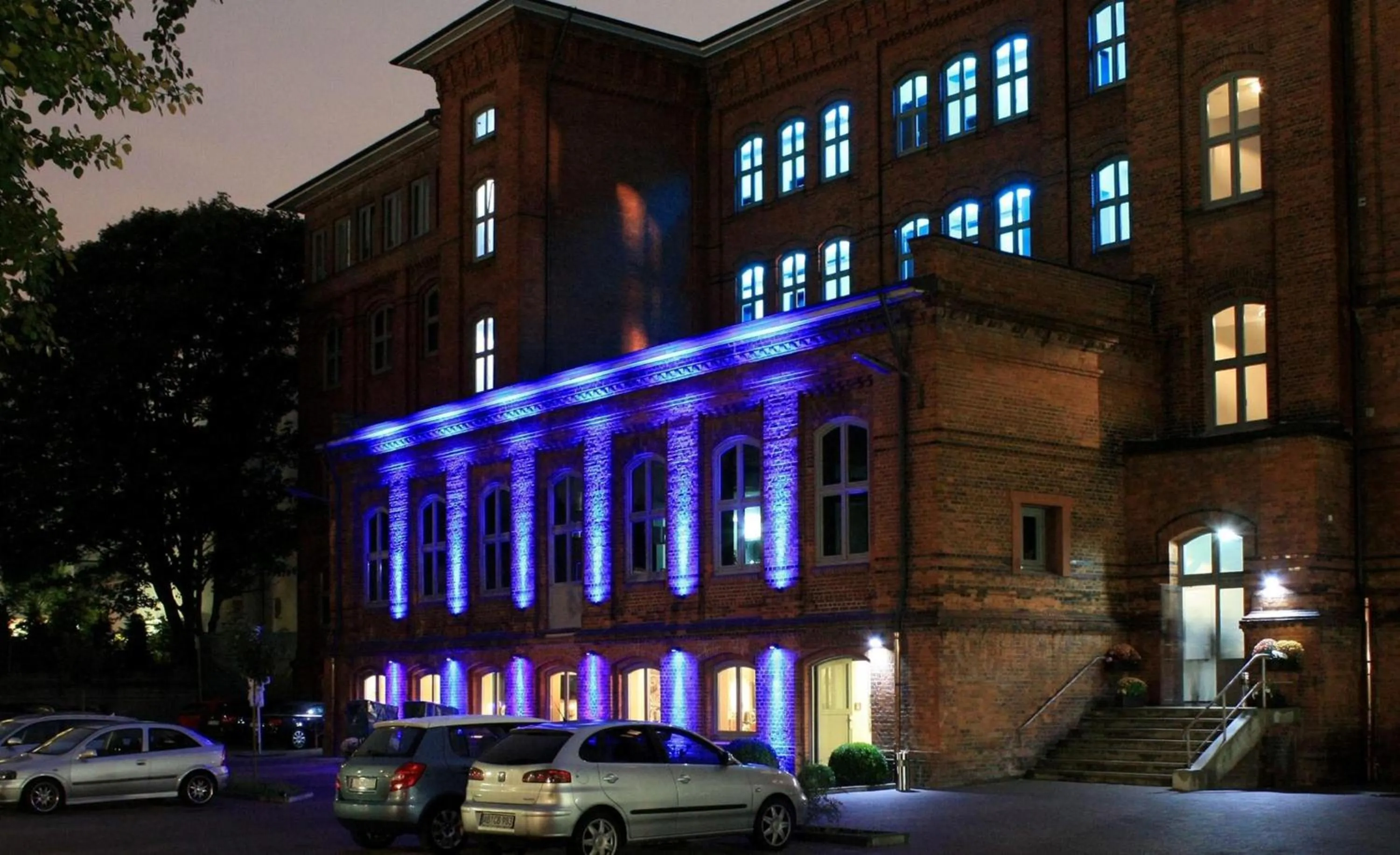 Property building in Hotel Volksschule