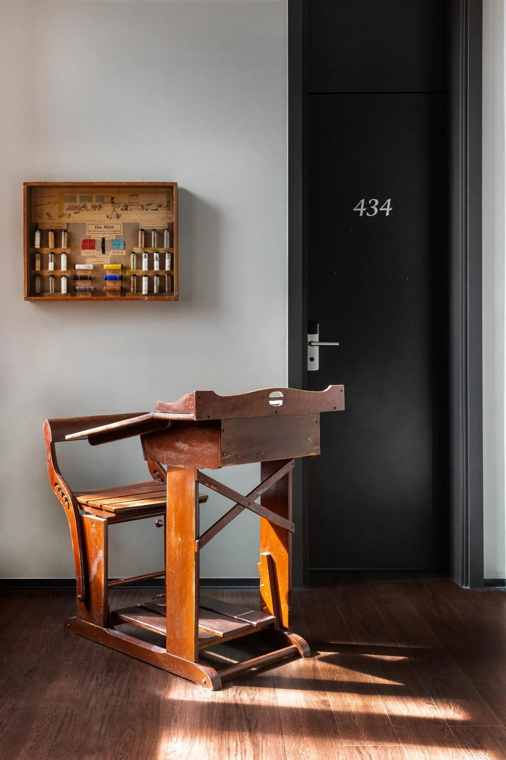 Decorative detail in Hotel Volksschule