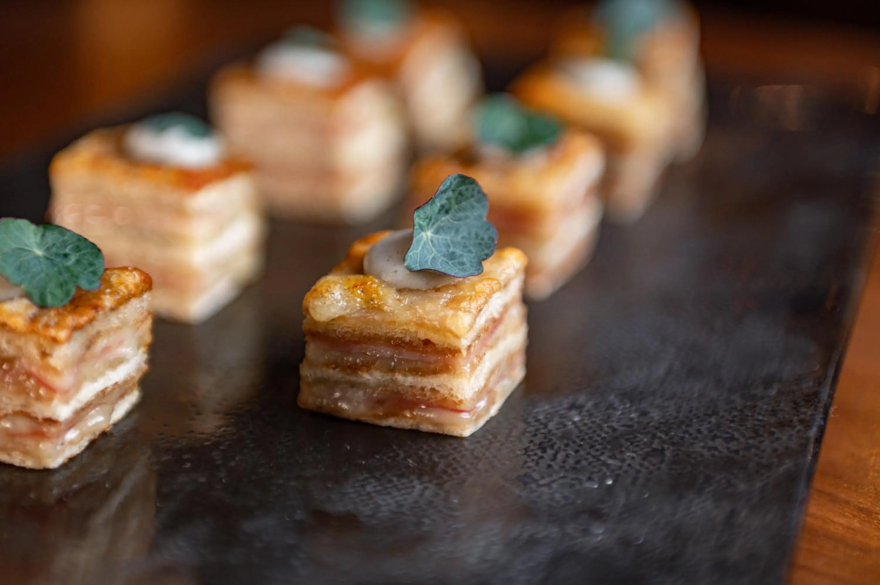 Lounge or bar in Maison Philippe Le Bon Hôtel, Restaurant & Bar le 19