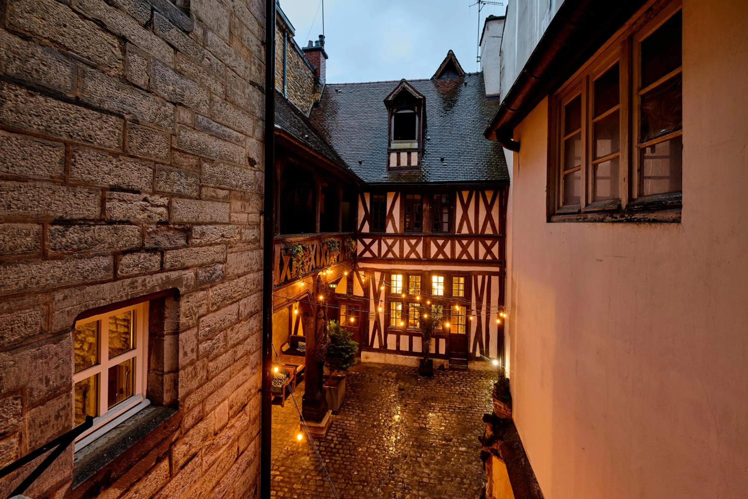 Property building in Maison Philippe Le Bon Hôtel, Restaurant & Bar le 19