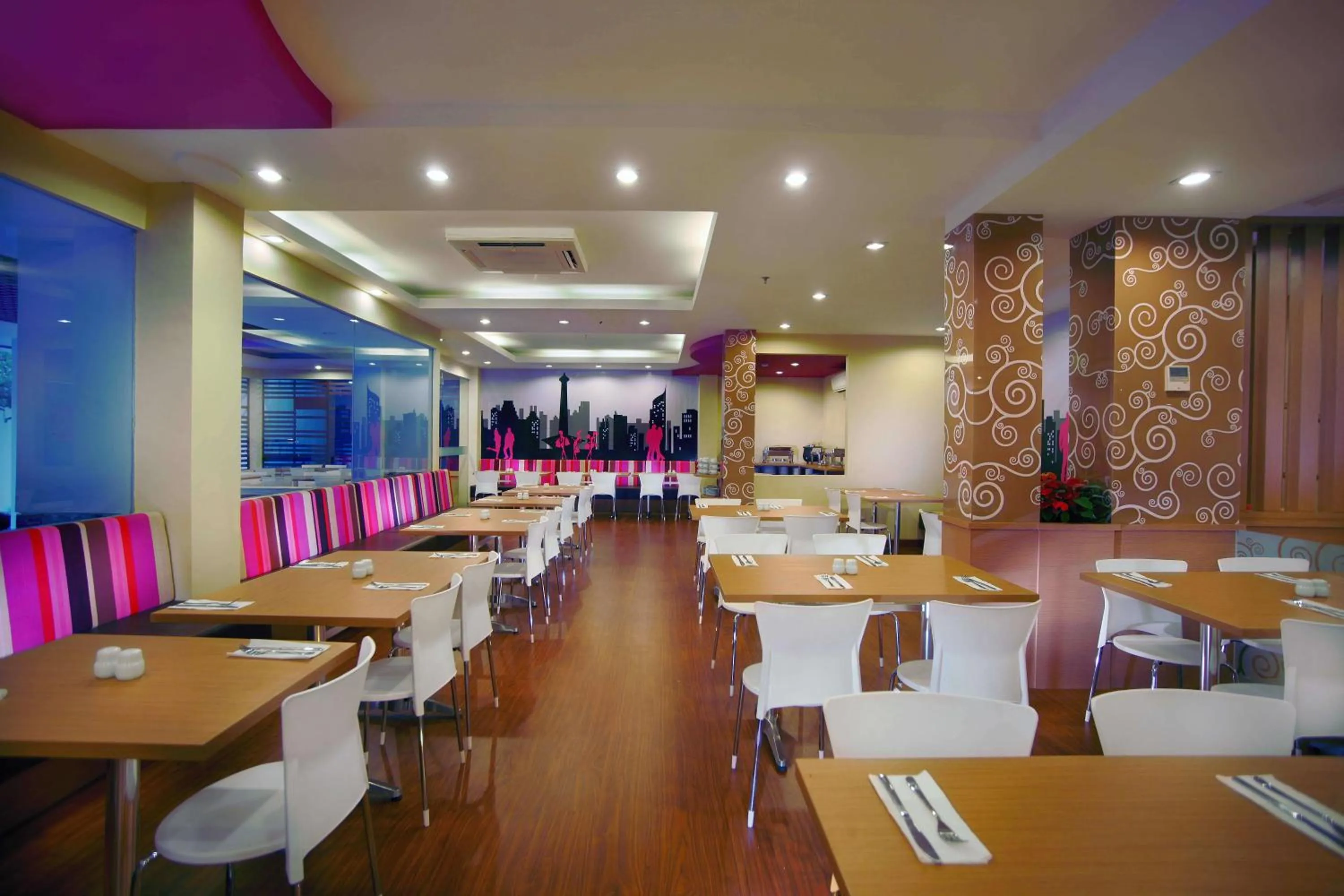 Restaurant/places to eat in favehotel Kelapa Gading