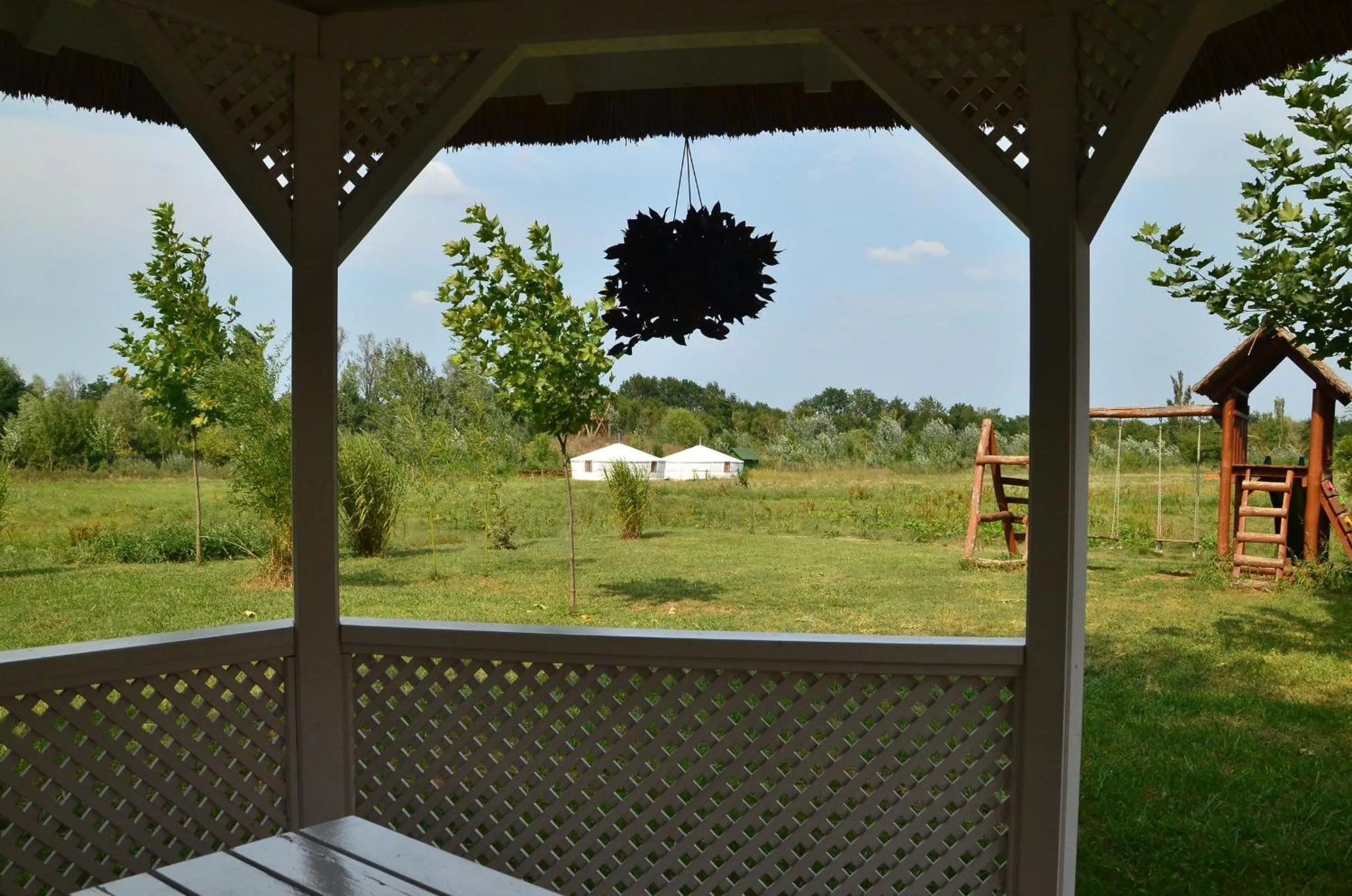 Antal-tavi Fogadó és Horgászparadicsom